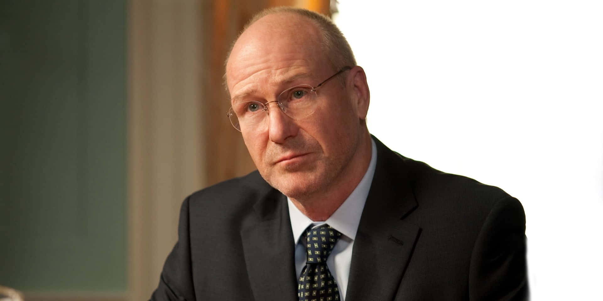 William Hurt, dark suit, glasses, Full HD Desktop Wallpaper