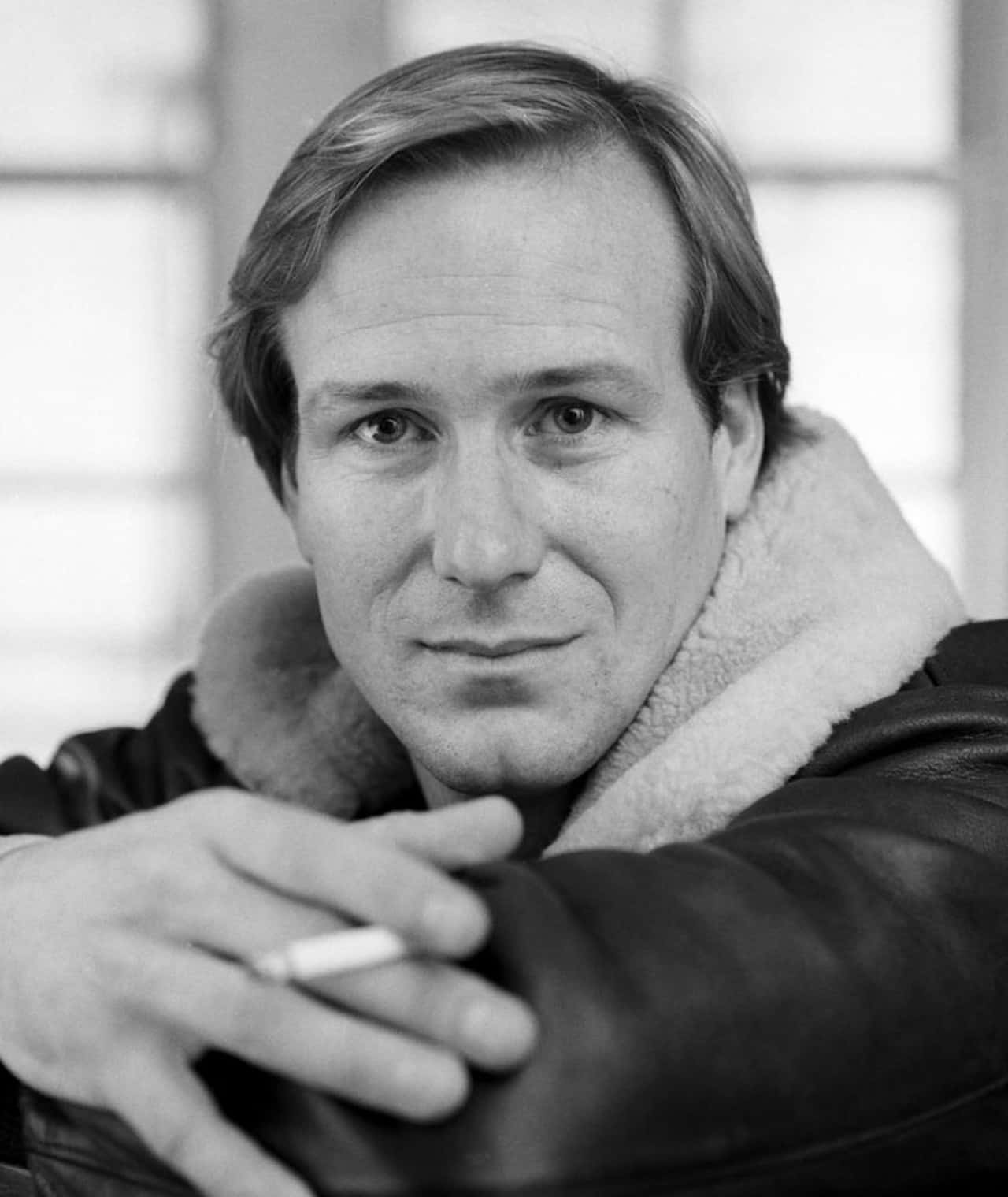 William Hurt, shearling collar jacket, cigarette, HD Phone Wallpaper