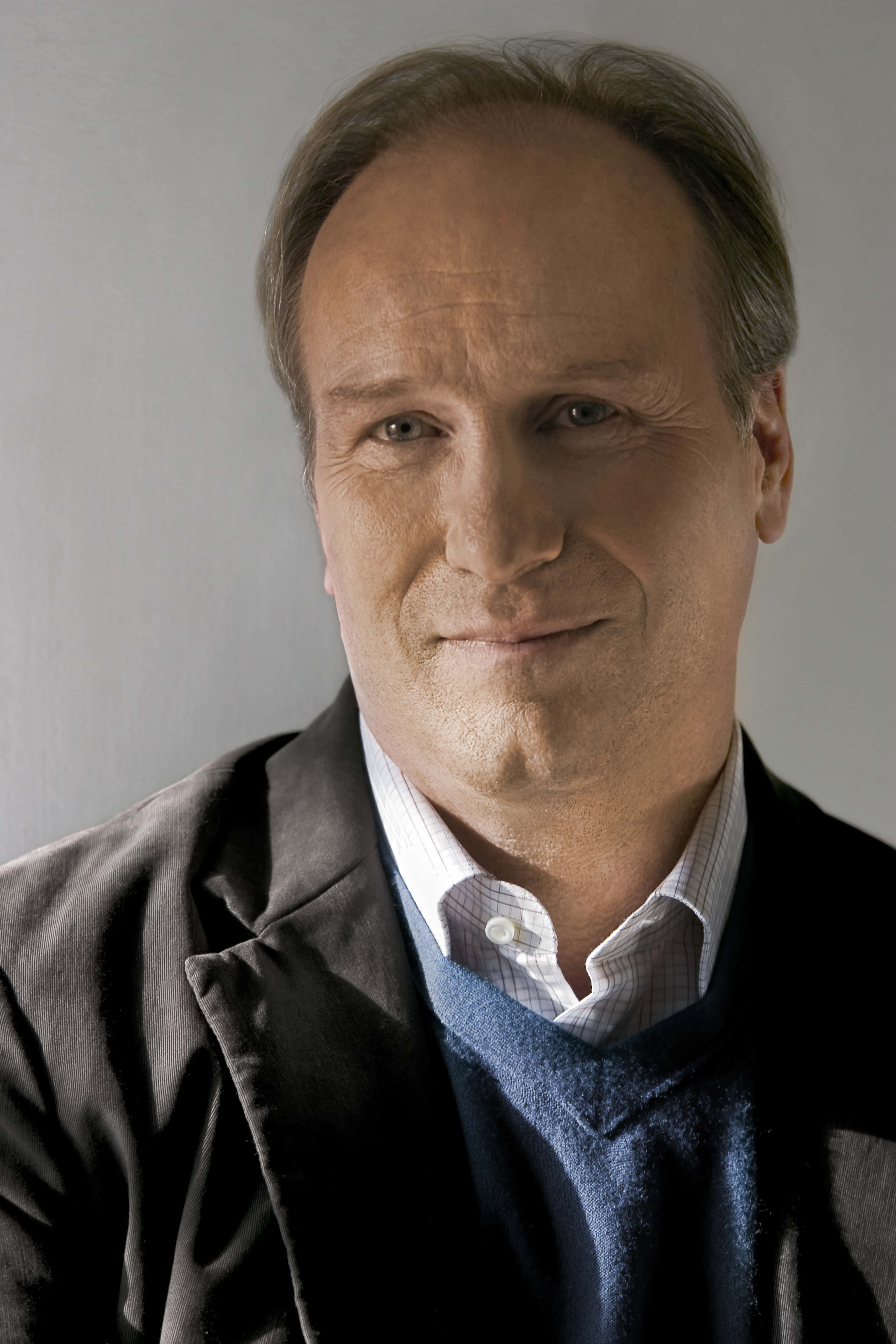 William Hurt, dark blazer, blue sweater, 5K Phone Wallpaper