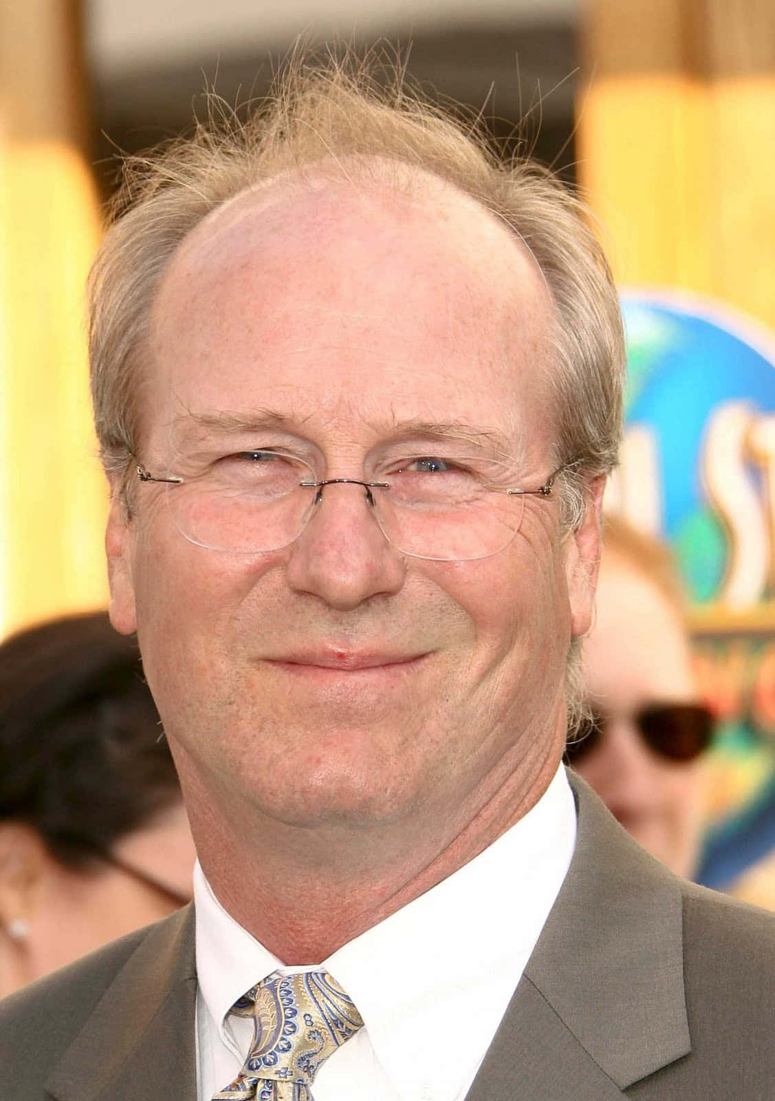 William Hurt, suit, patterned tie, HD Phone Wallpaper