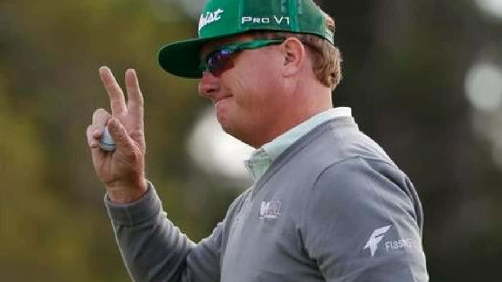 William McGirt, peace sign, green cap, SD Desktop Wallpaper