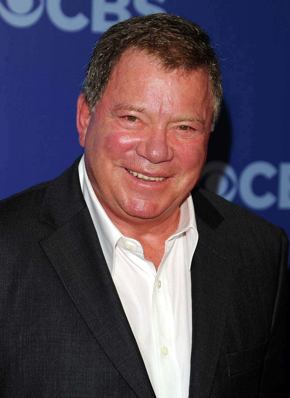 William Shatner, dark suit, white shirt, HD Phone Wallpaper