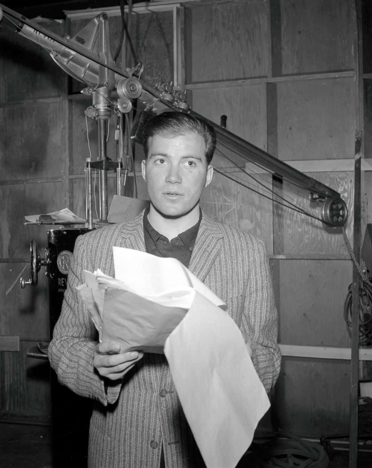 William Shatner, pinstripe suit, vintage film studio, HD Phone Wallpaper