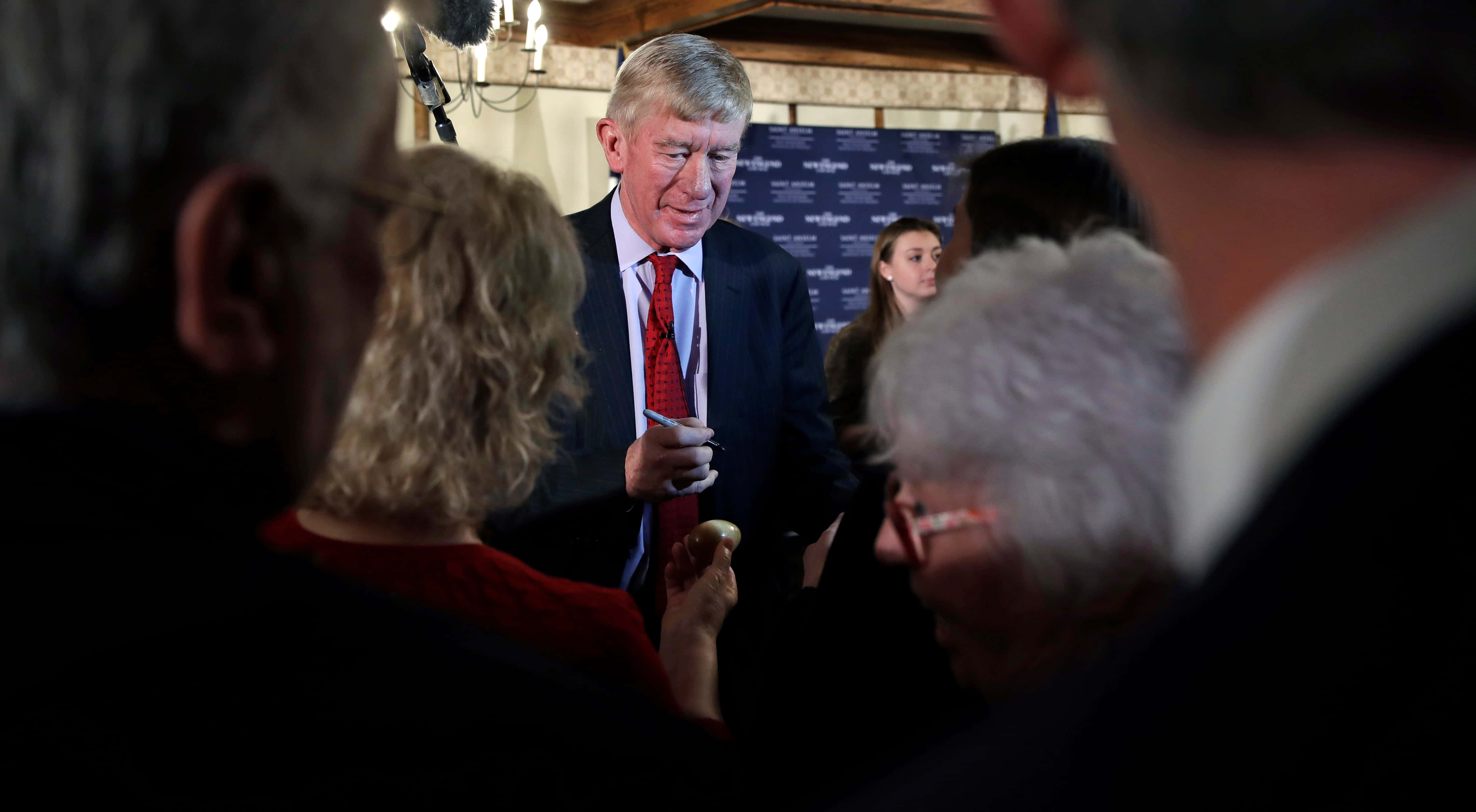 William Weld, suit, red tie, 5K Desktop Wallpaper