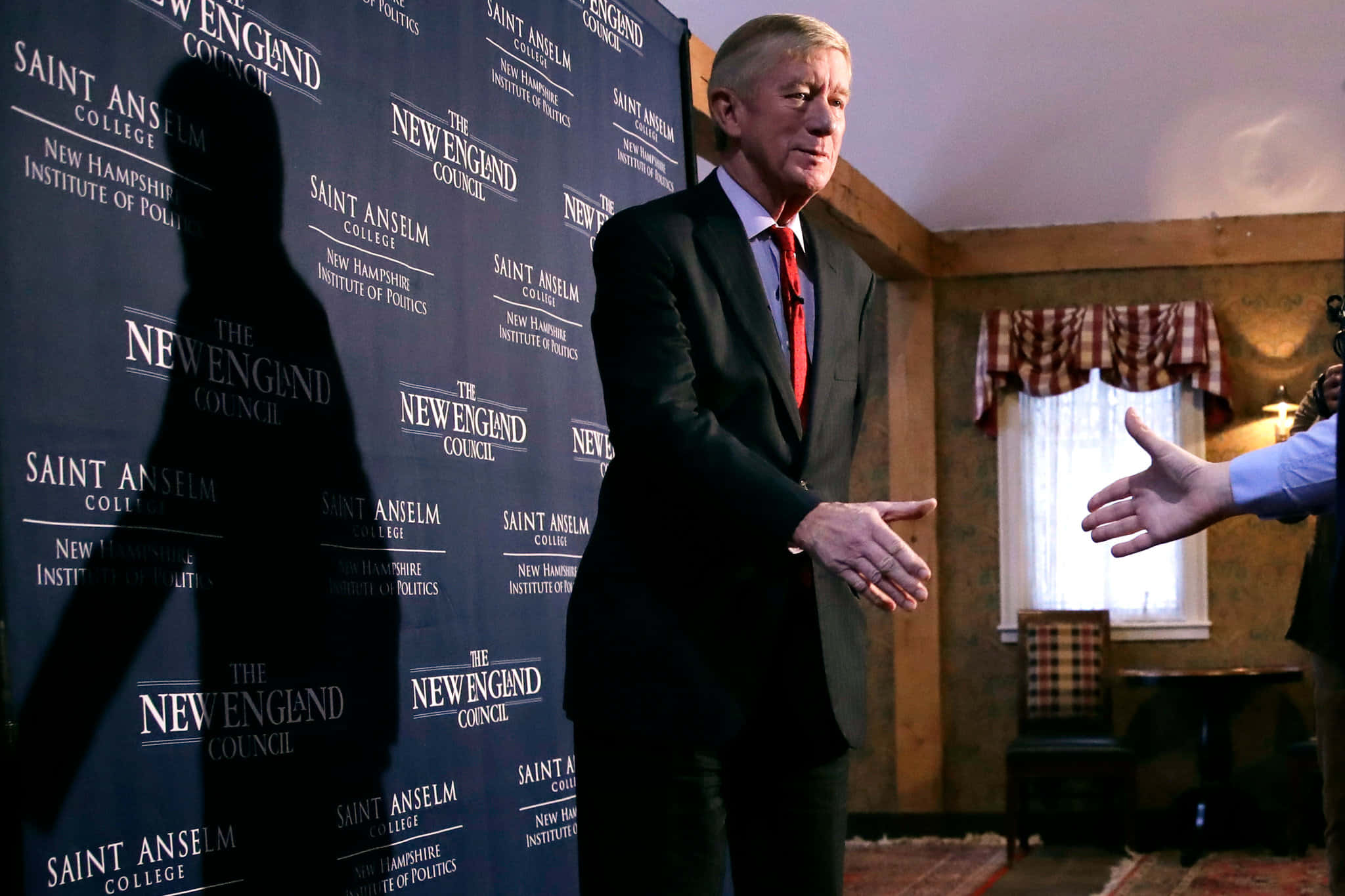 William Weld, red tie, branded backdrop, Full HD Desktop Wallpaper