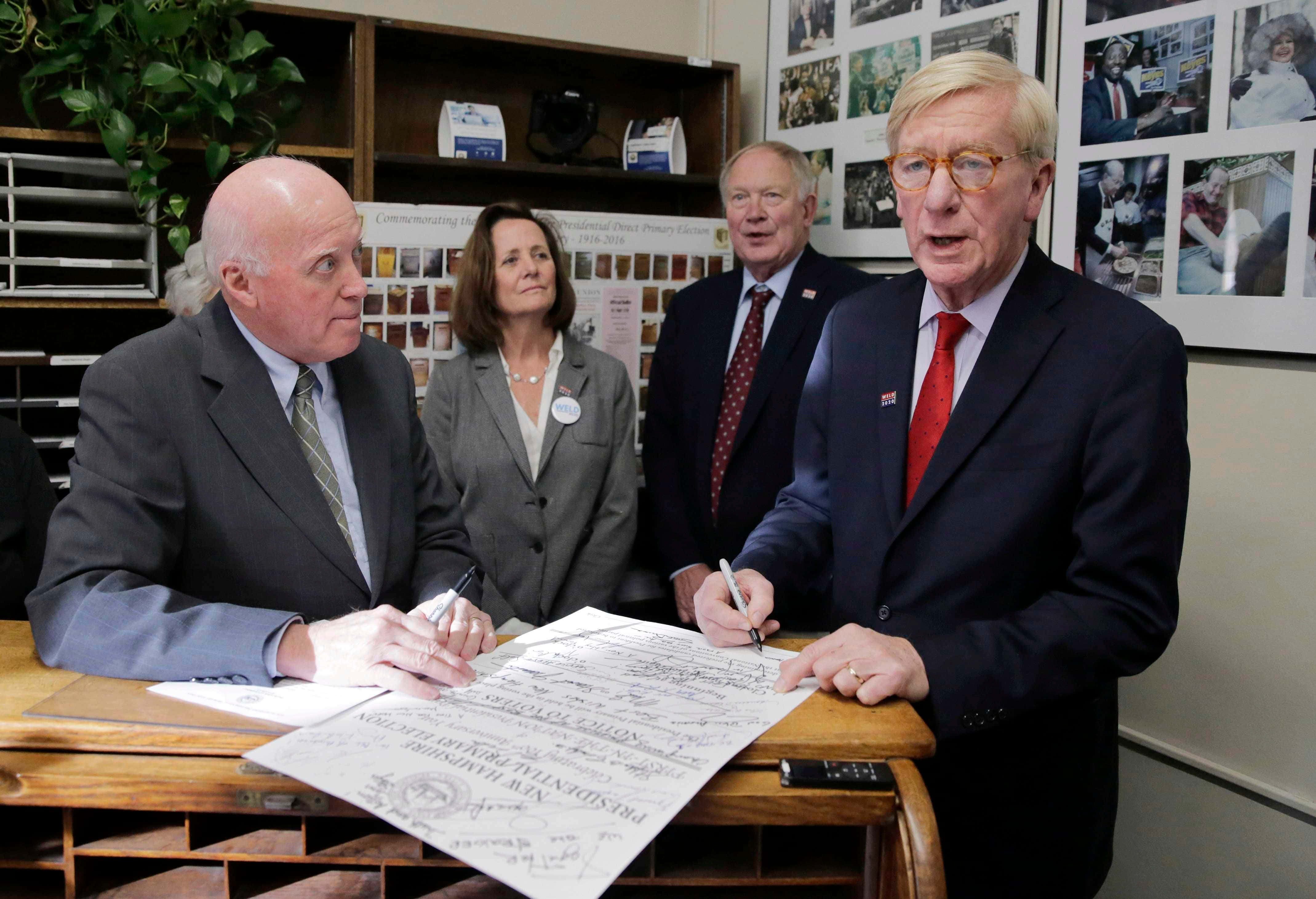 William Weld, office, wooden desk, 4K Desktop Wallpaper