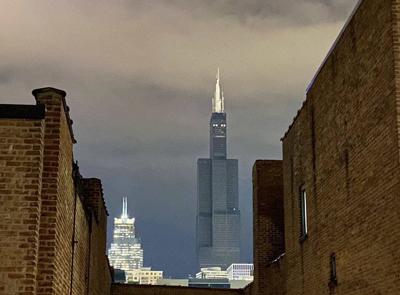 Willis Tower, dusk, cloudy sky, HD Desktop Wallpaper