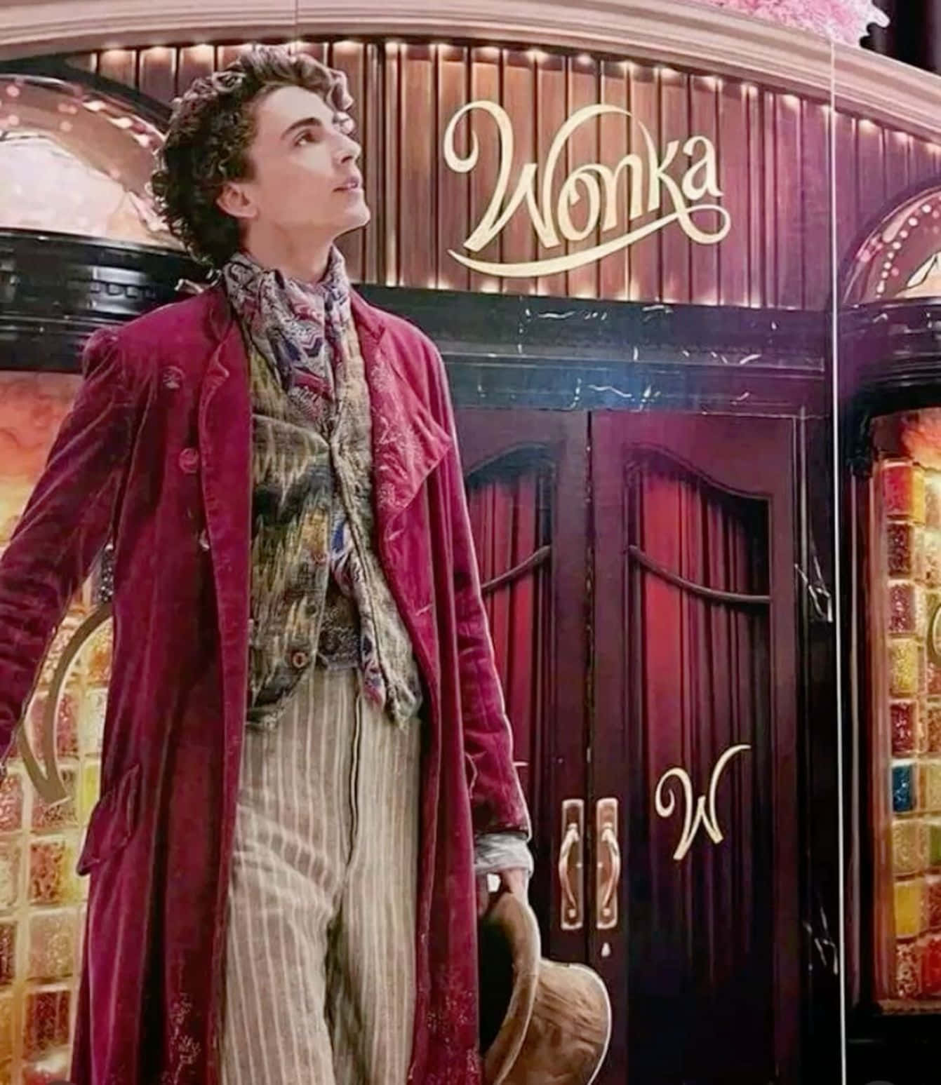 Willy Wonka, chocolate factory entrance, red velvet coat, HD Phone Wallpaper