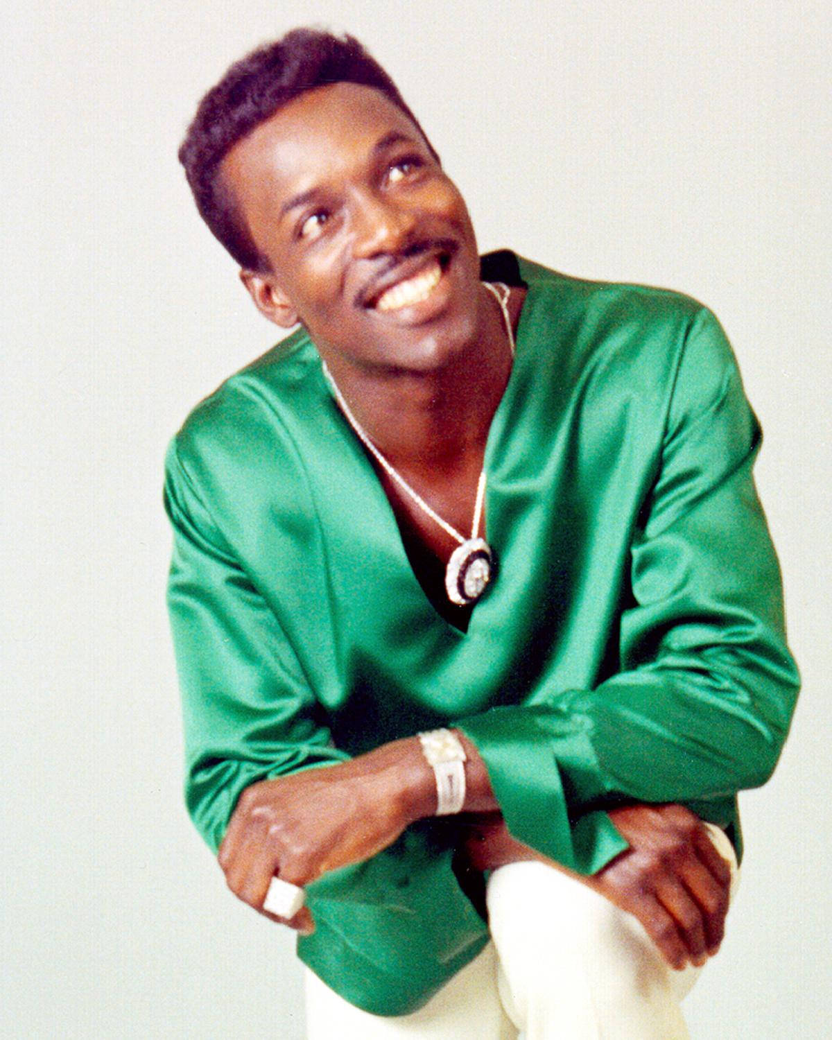Wilson Pickett, 1965, shiny green shirt, HD Phone Wallpaper