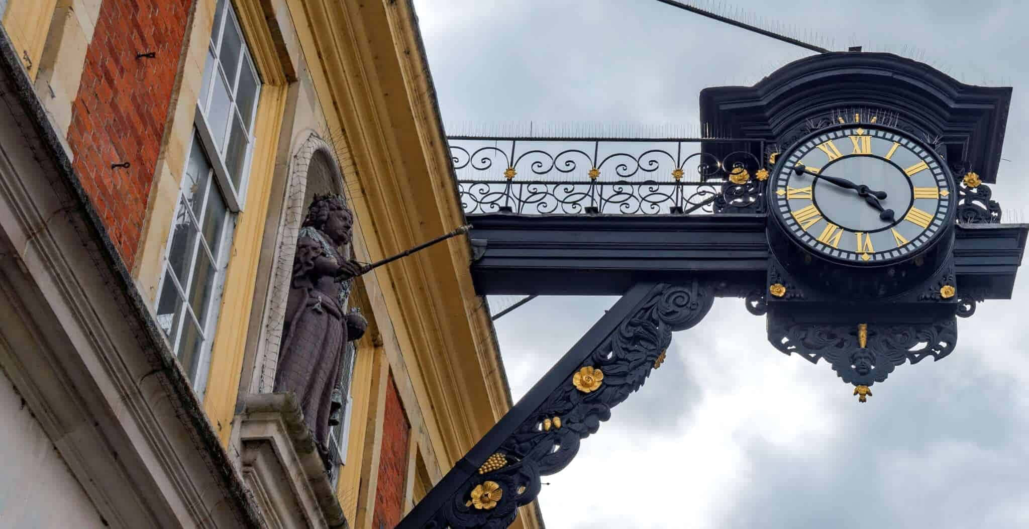 Winchester England, black wrought iron clock, gold accents, Full HD Desktop Wallpaper