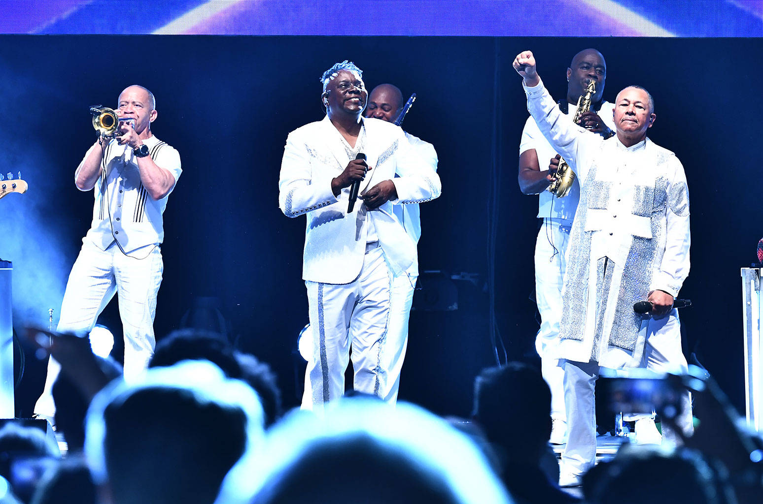Earth, Wind And Fire, annual gala, white outfits, HD Desktop Wallpaper