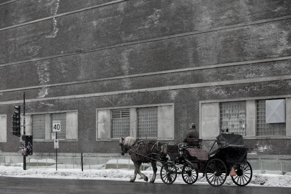 Windows Winter, carriage, snowy street, SD Desktop Wallpaper