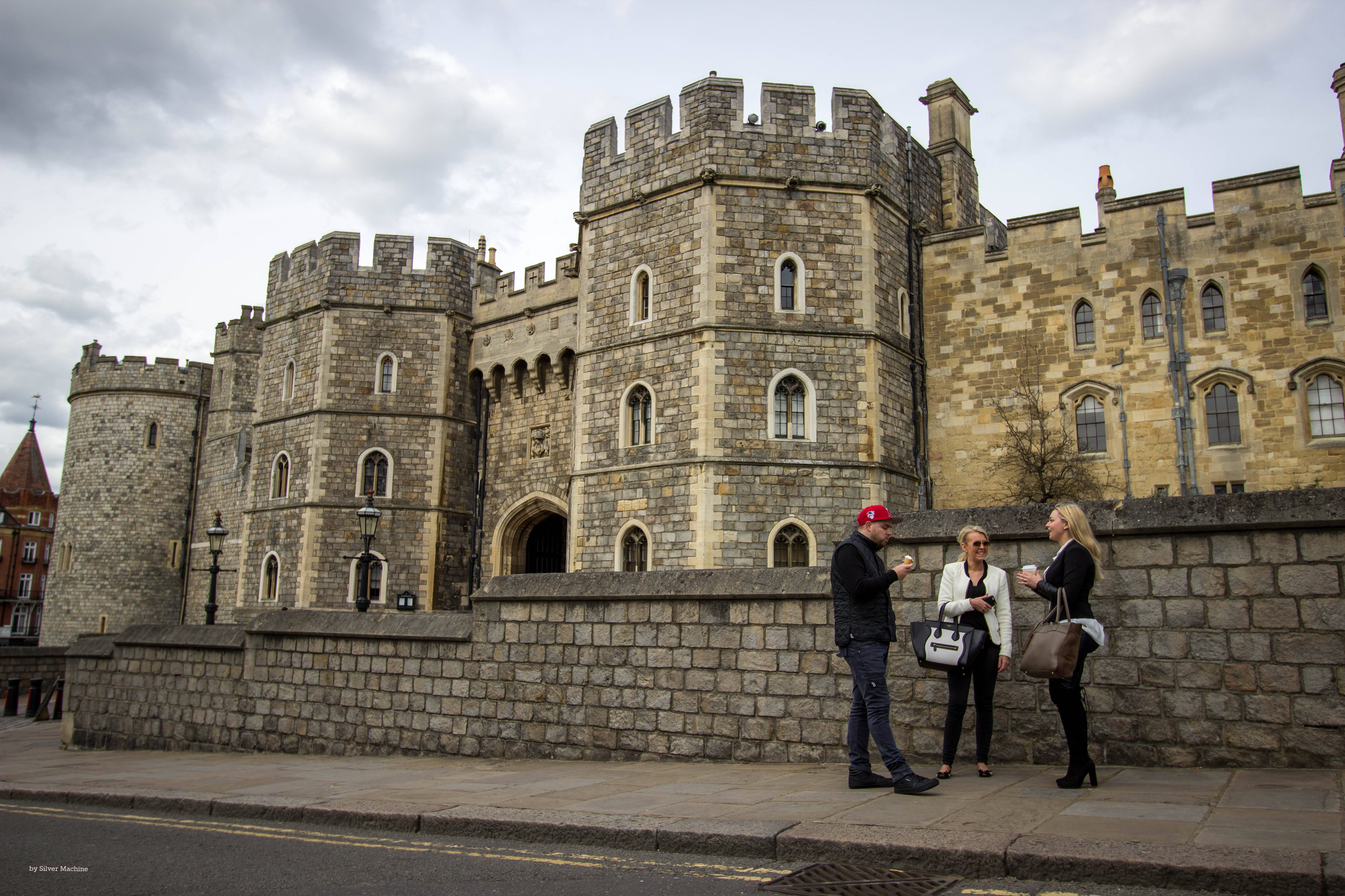Windsor Castle, overcast sky, tourists, 5K Desktop Wallpaper