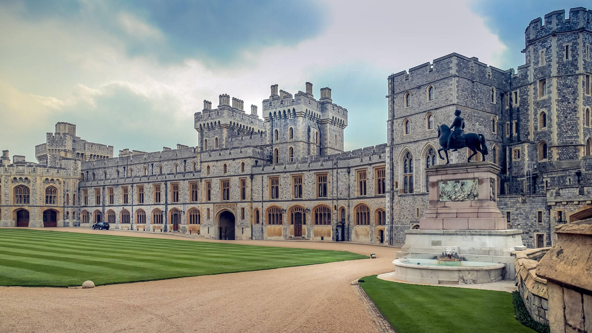 Windsor Castle, courtyard, statue, Full HD Desktop Wallpaper