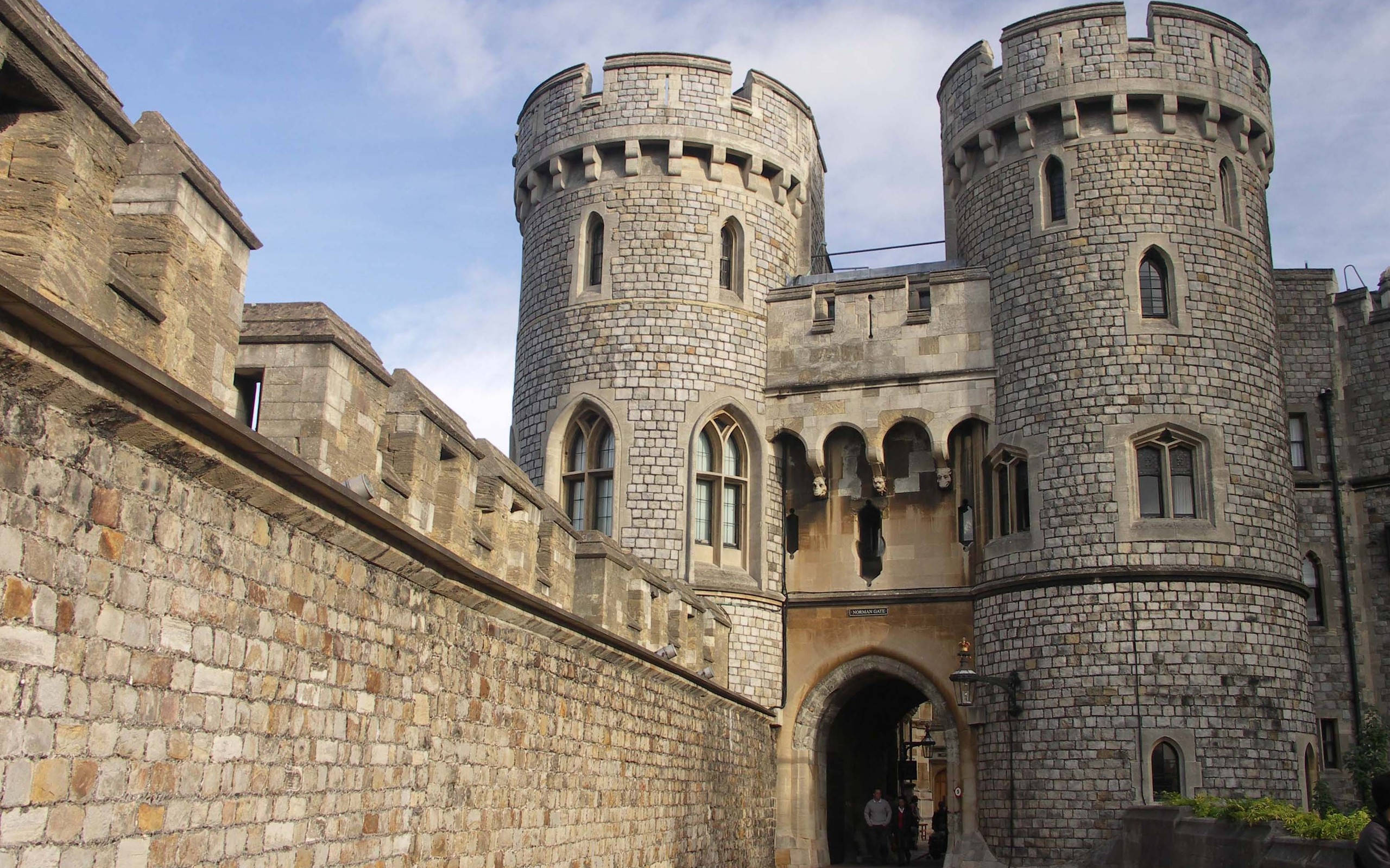 Windsor Castle, stone castle, round towers, 2K Desktop Wallpaper