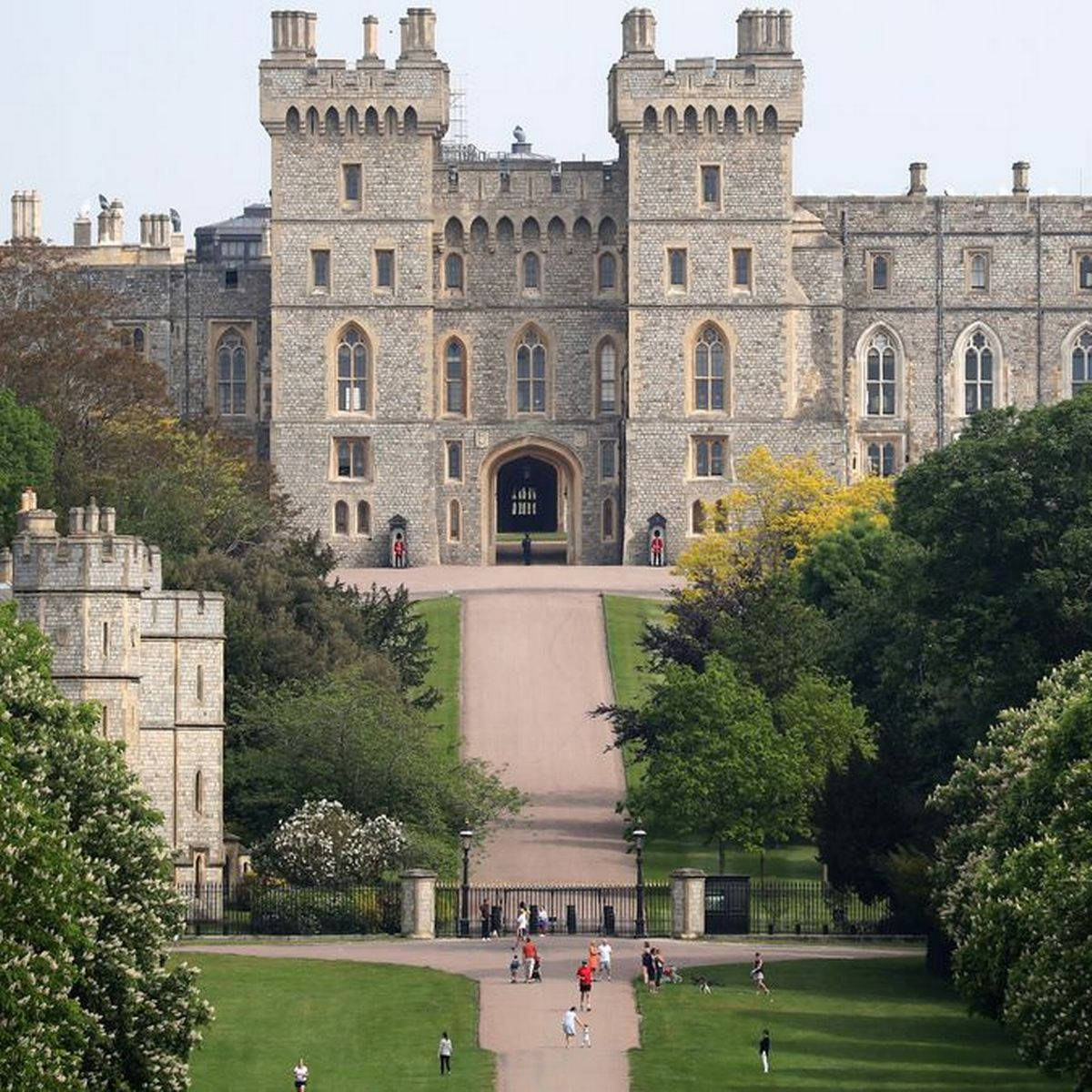 Windsor Castle, square, turrets, SD Desktop Wallpaper