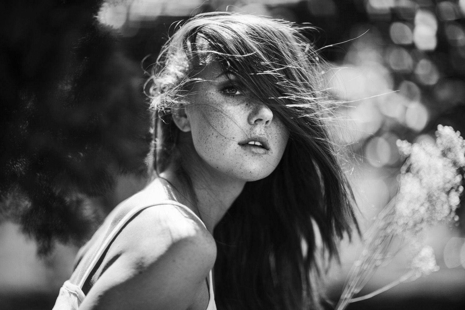 black and white portrait, freckled woman, wind-blown hair, HD Desktop Wallpaper