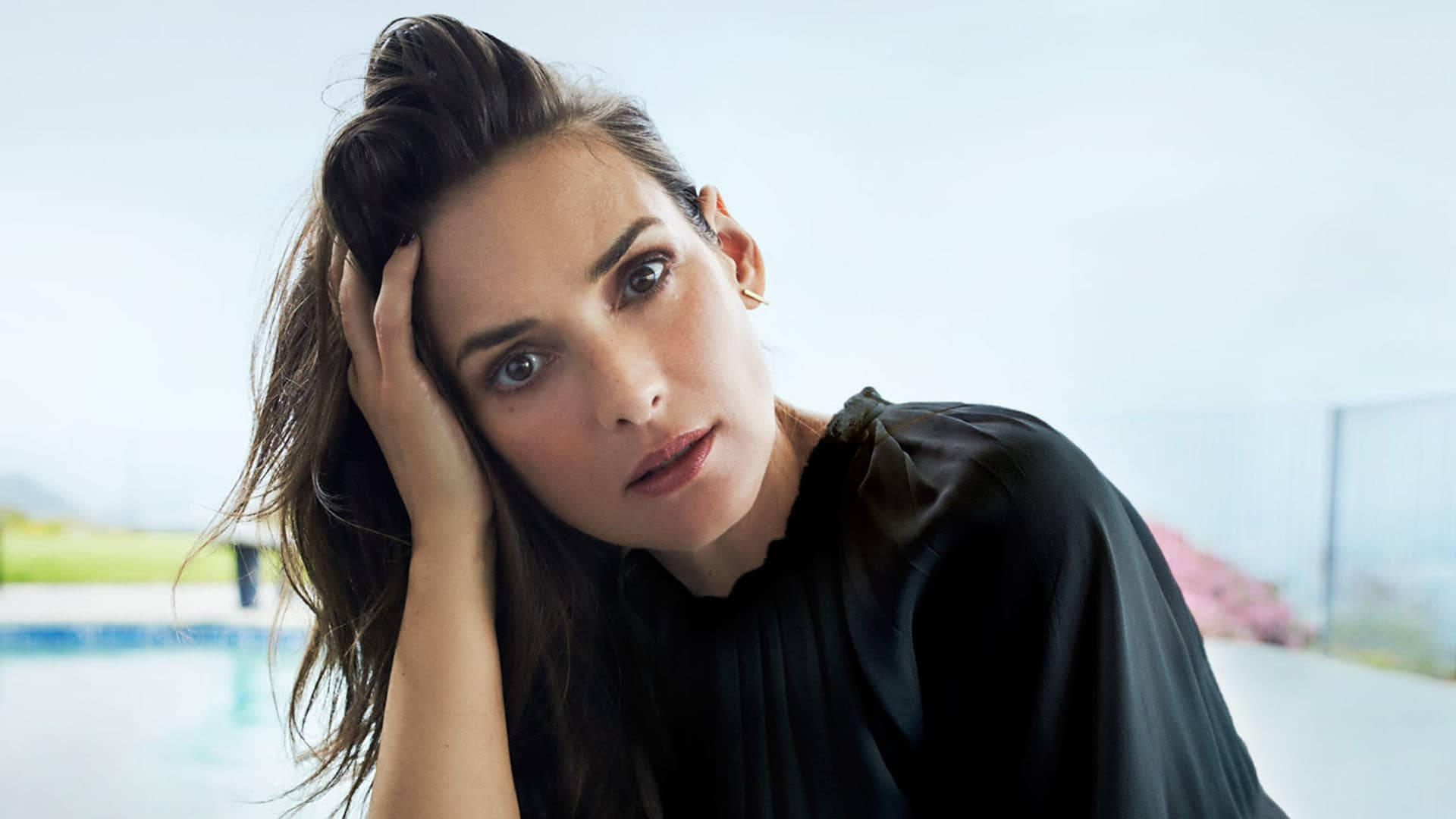 Winona Ryder, dark hair, pool, Full HD Desktop Wallpaper