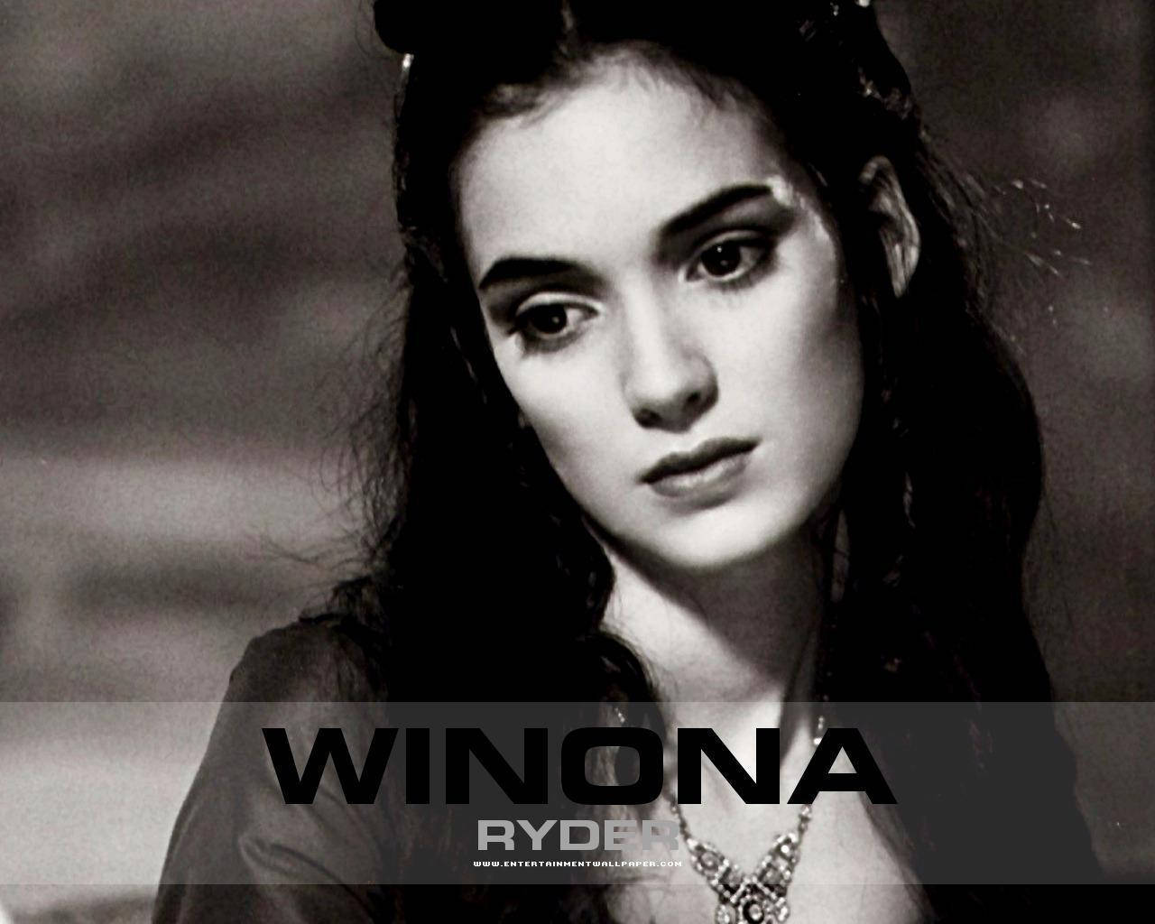 Winona Ryder, black and white portrait, dark hair, HD Desktop Wallpaper
