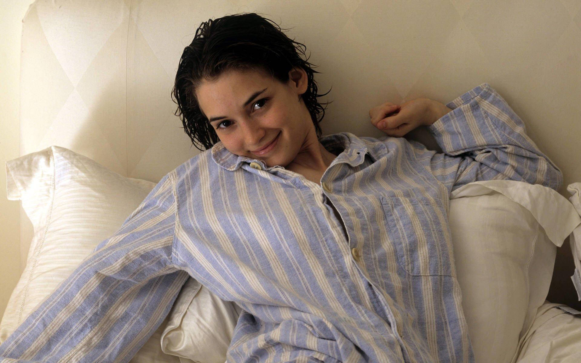 Winona Ryder, pajamas, blue and white striped shirt, Full HD Desktop Wallpaper