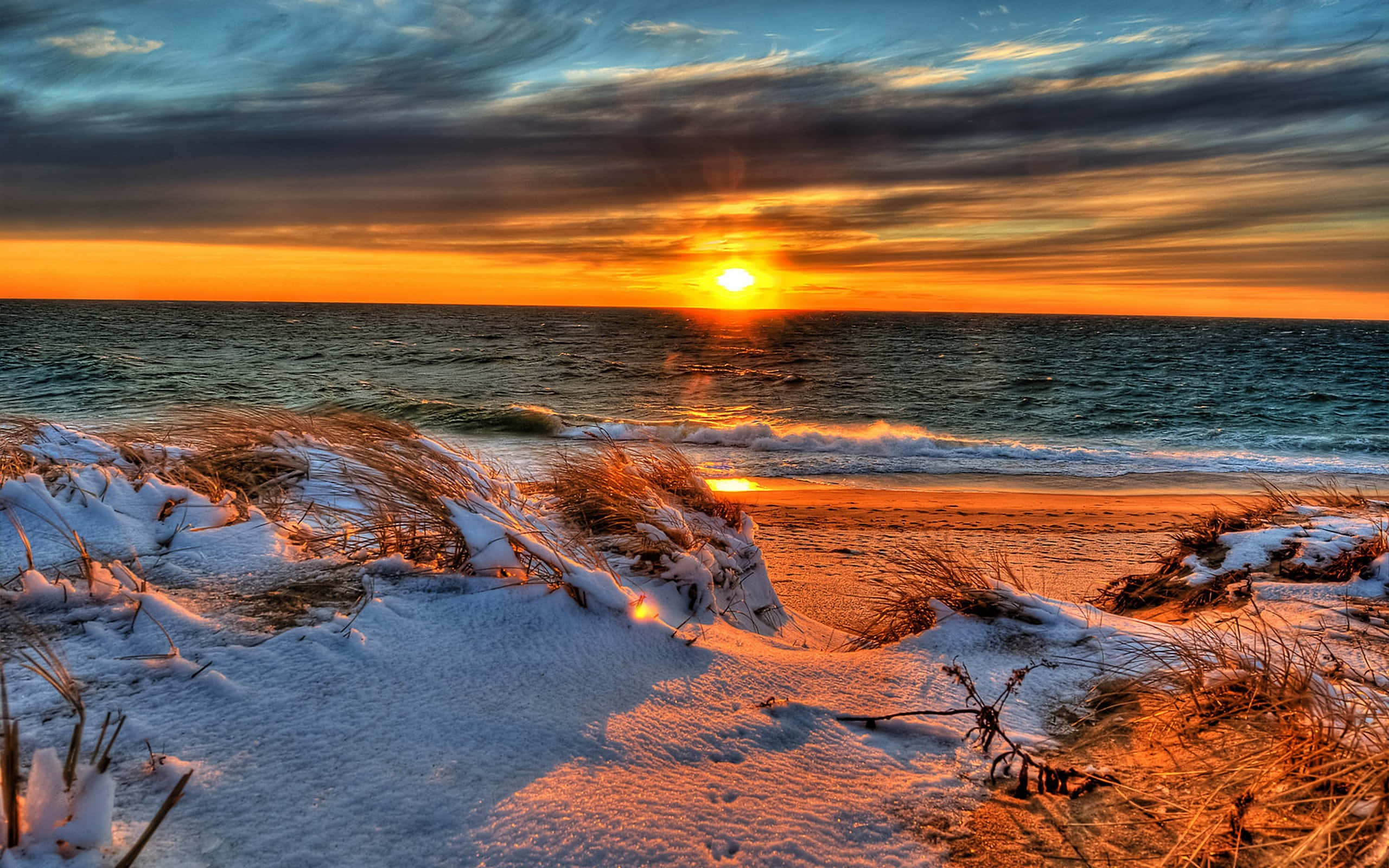 Winter Beach, sunset, orange light, 2K Desktop Wallpaper