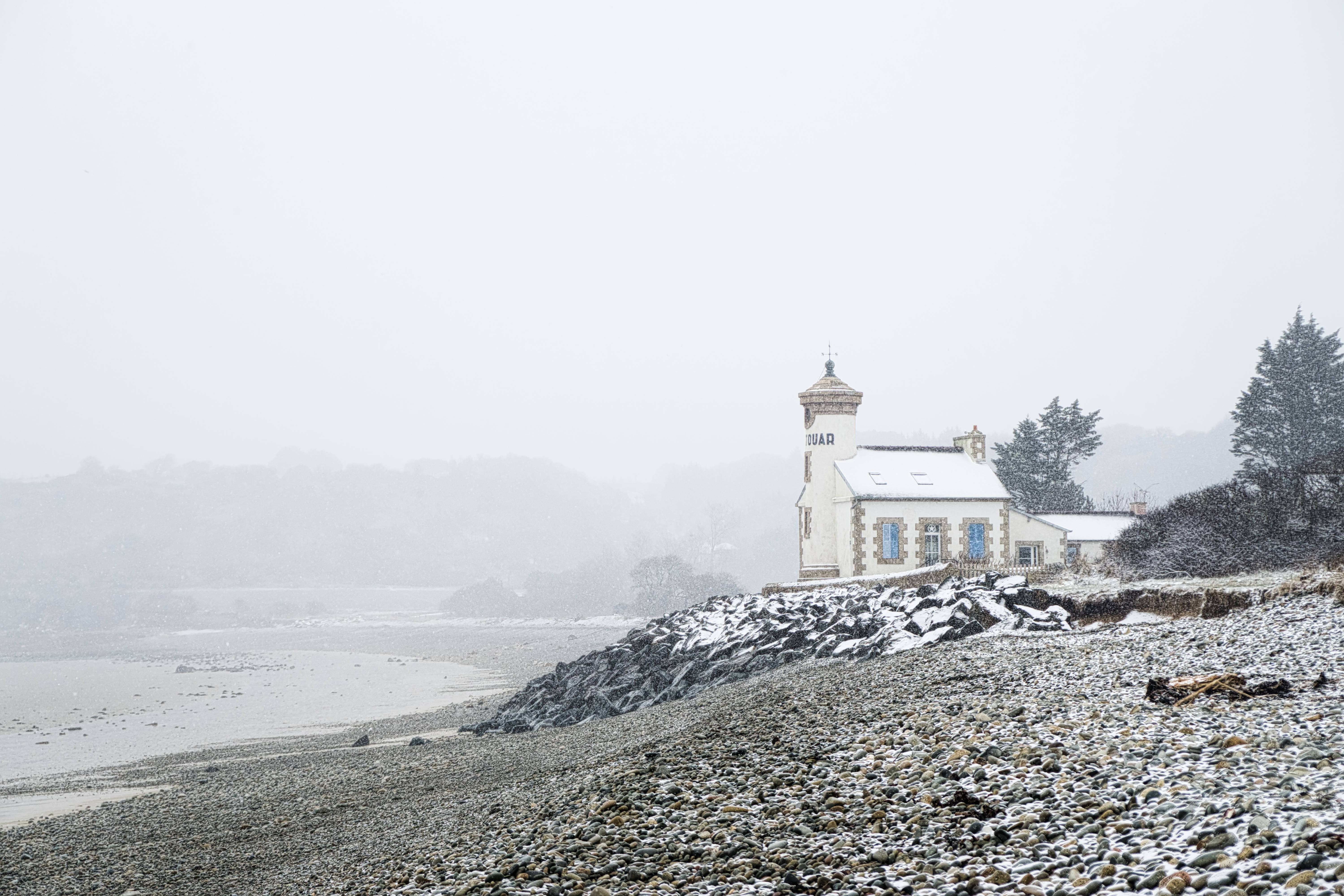 Winter Beach House, lighthouse, rocky shore, 5K Desktop Wallpaper