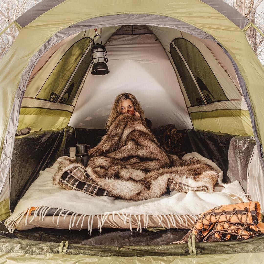 green camping tent, fluffy fur blanket, hanging lantern, SD Desktop Wallpaper
