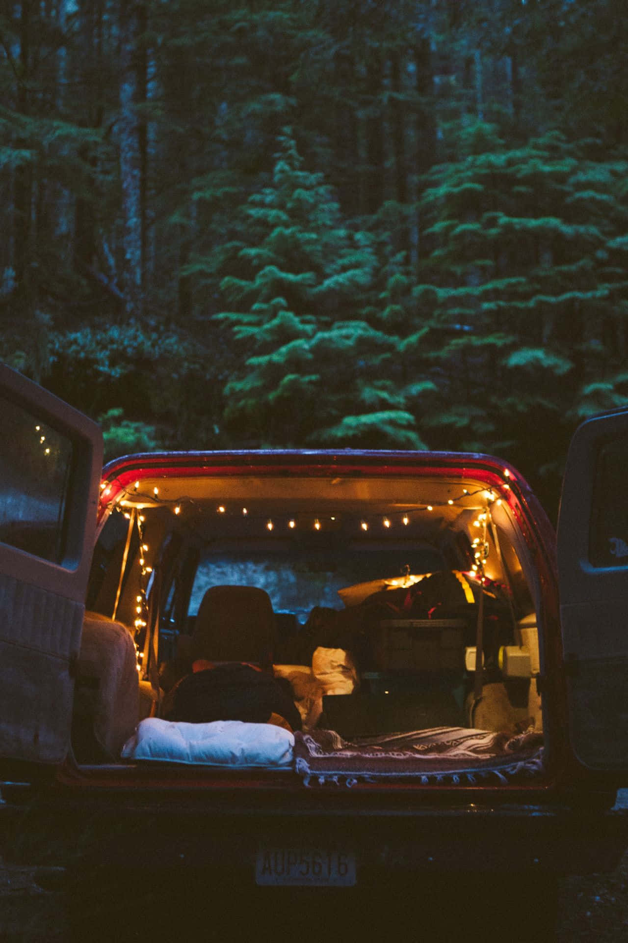 winter camping, snowy winter wonderland, van, Full HD Phone Wallpaper
