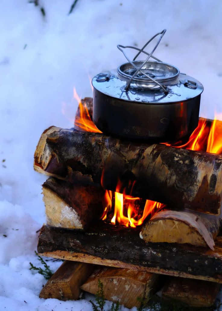 winter camping, campfire, logs, SD Phone Wallpaper