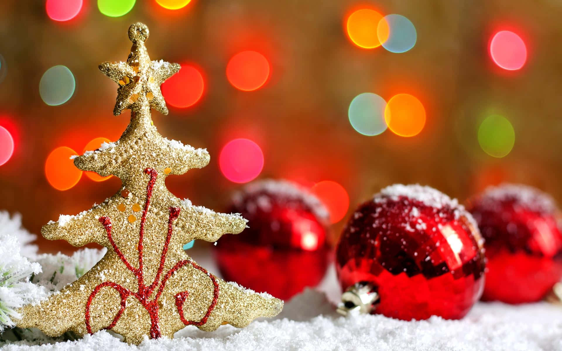 Winter Holiday Desktop, glittering gold Christmas tree ornament, red baubles, Full HD Desktop Wallpaper