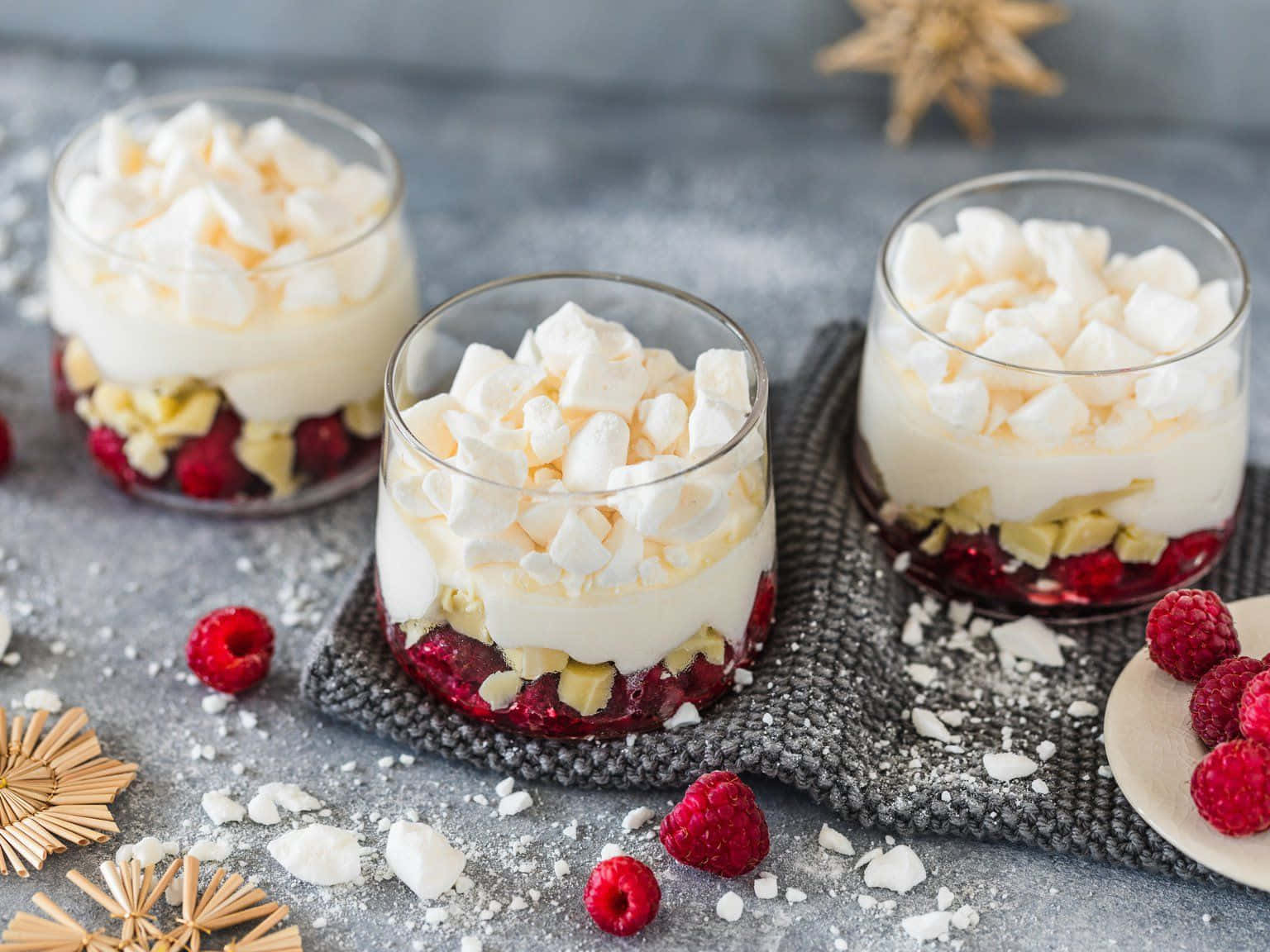 Winter Desserts, raspberries, white chocolate chunks, HD Desktop Wallpaper