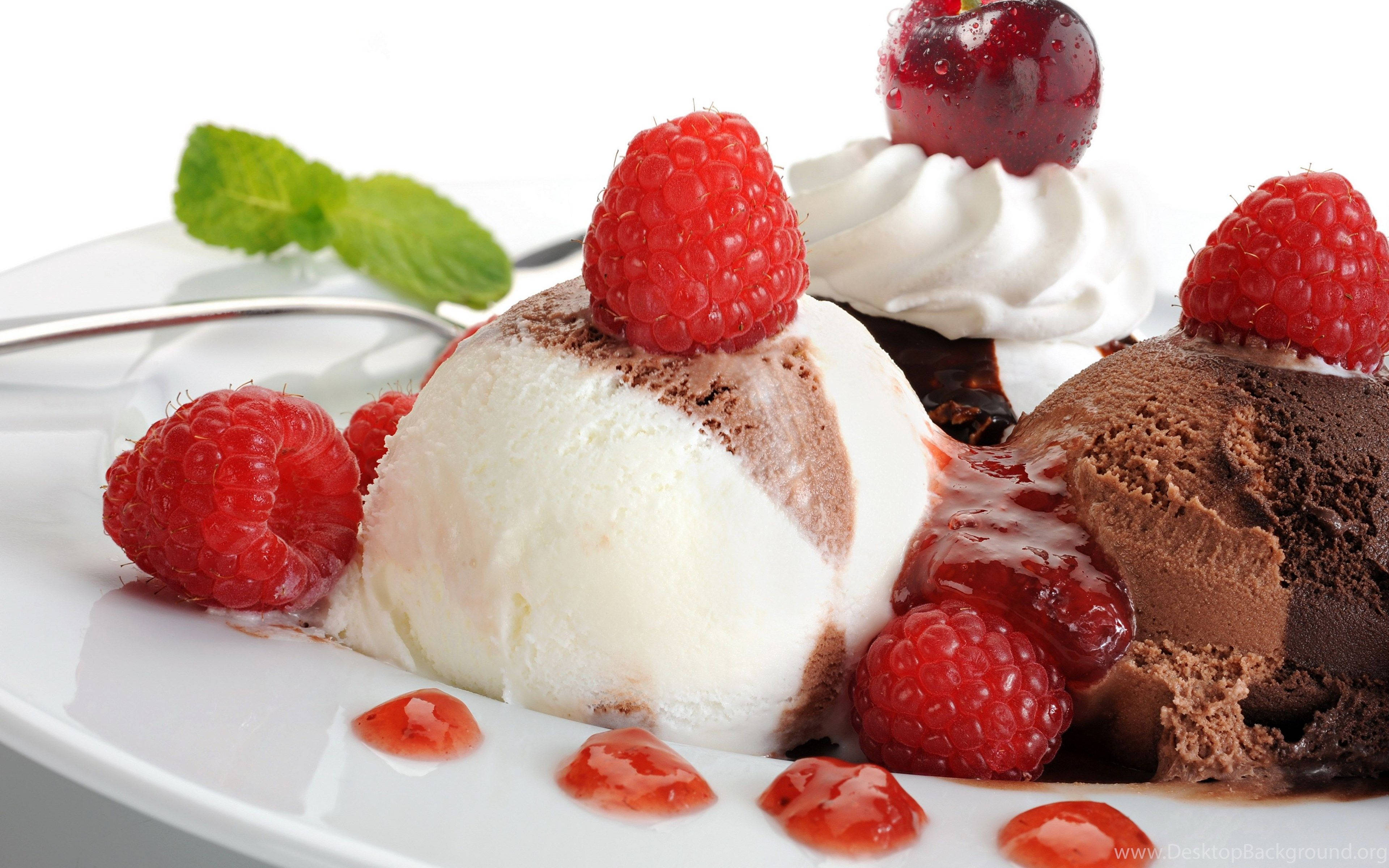 vanilla and chocolate ice cream, fresh raspberries, cherries, 4K Desktop Wallpaper