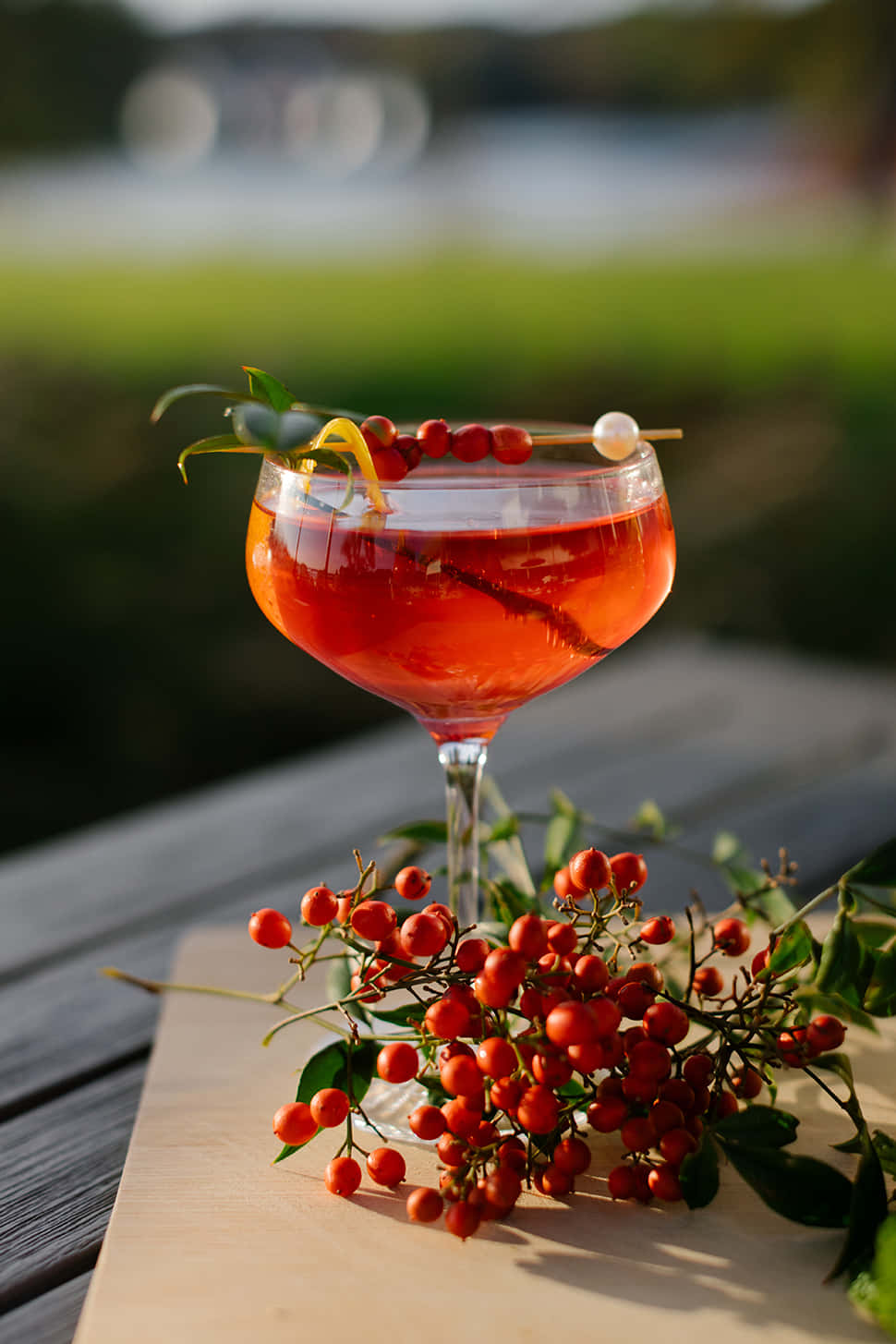 winter drinks, coupe glass, wooden board, HD Phone Wallpaper