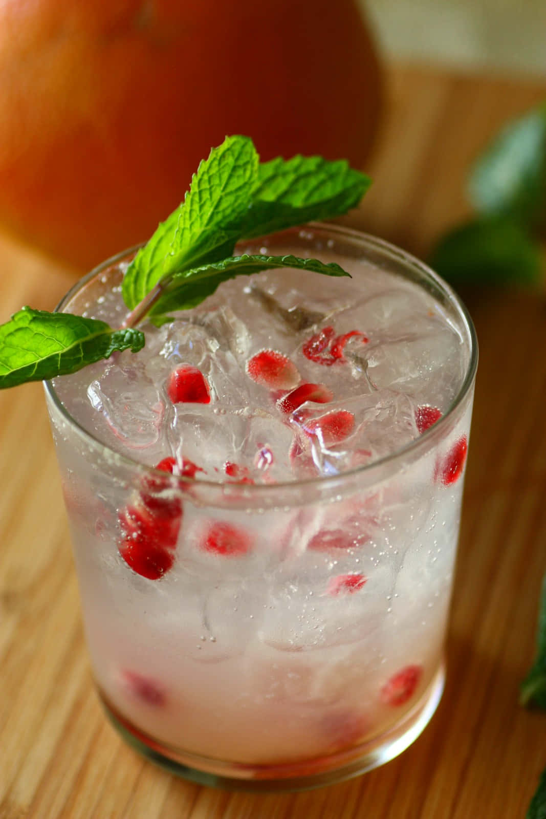 pomegranate mint cocktail, ice, fresh mint garnish, HD Phone Wallpaper