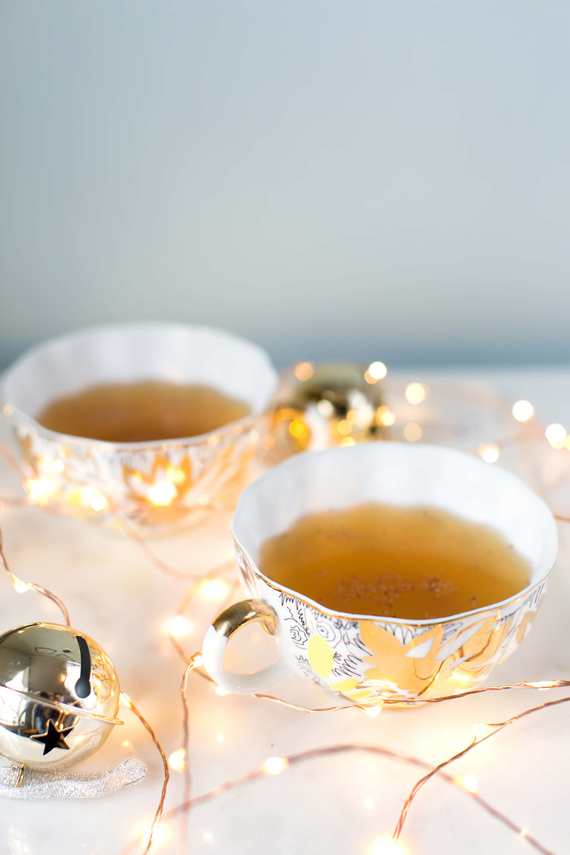 Winter Drinks, teacups, golden tea, 2K Phone Wallpaper