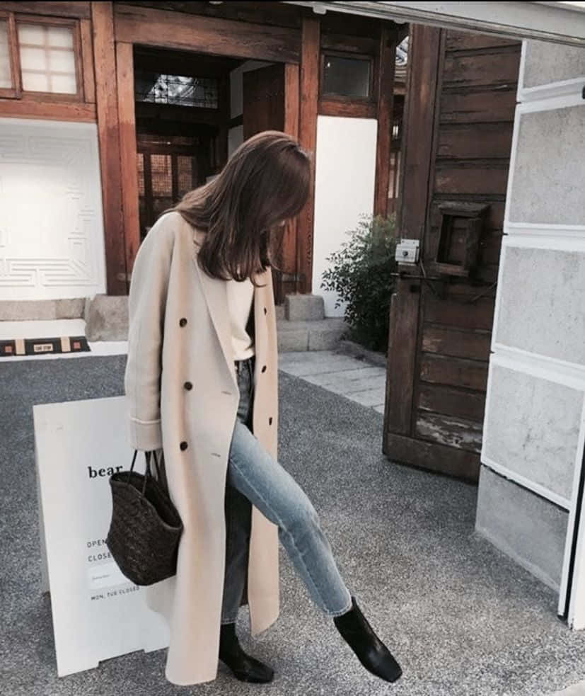 winter fashion, beige coat, jeans, SD Phone Wallpaper