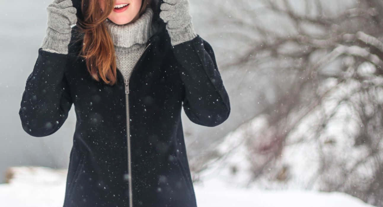 black coat, gray gloves, falling snow, HD Desktop Wallpaper