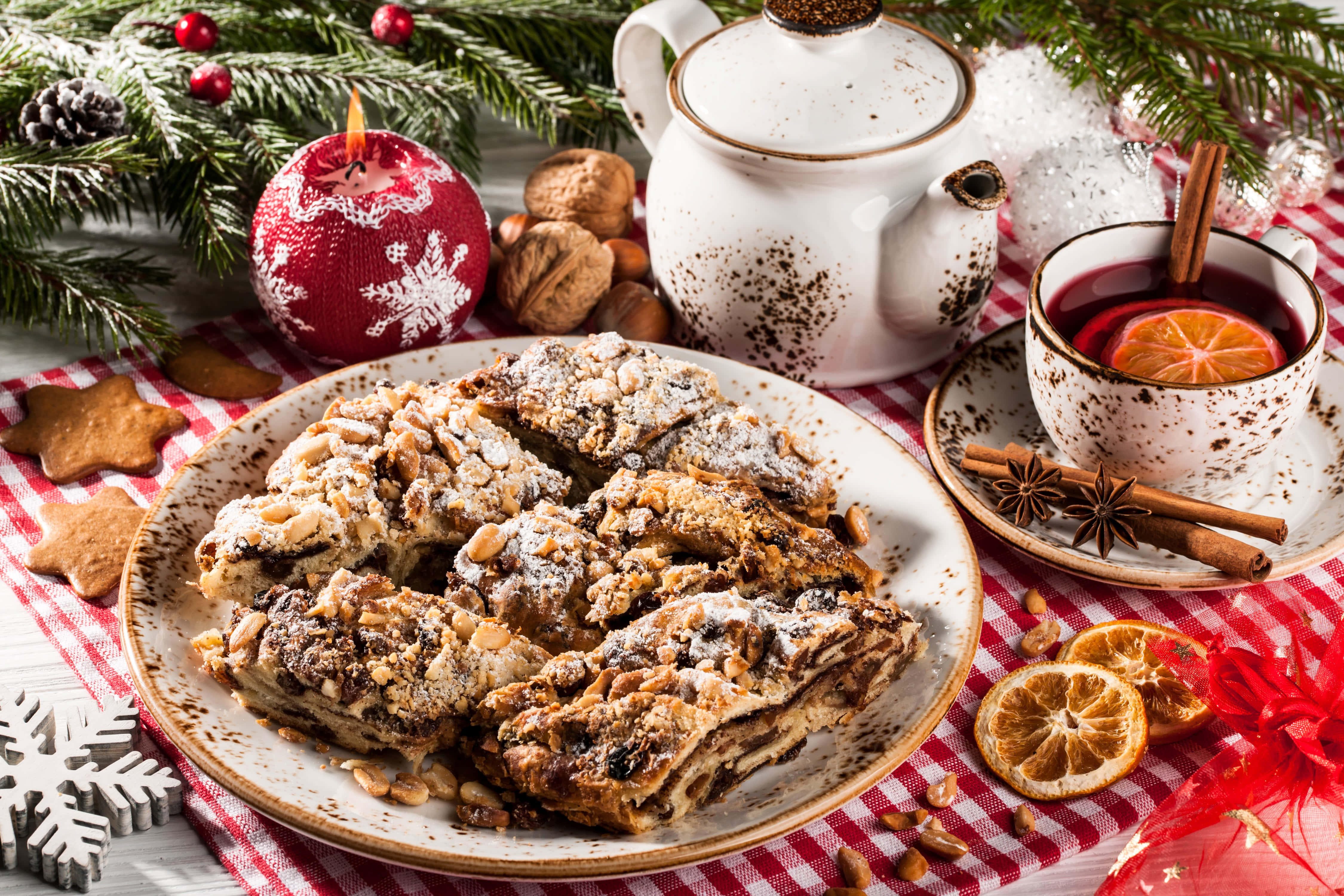 Winter Food, nutty pastry, spiced tea, 4K Desktop Wallpaper