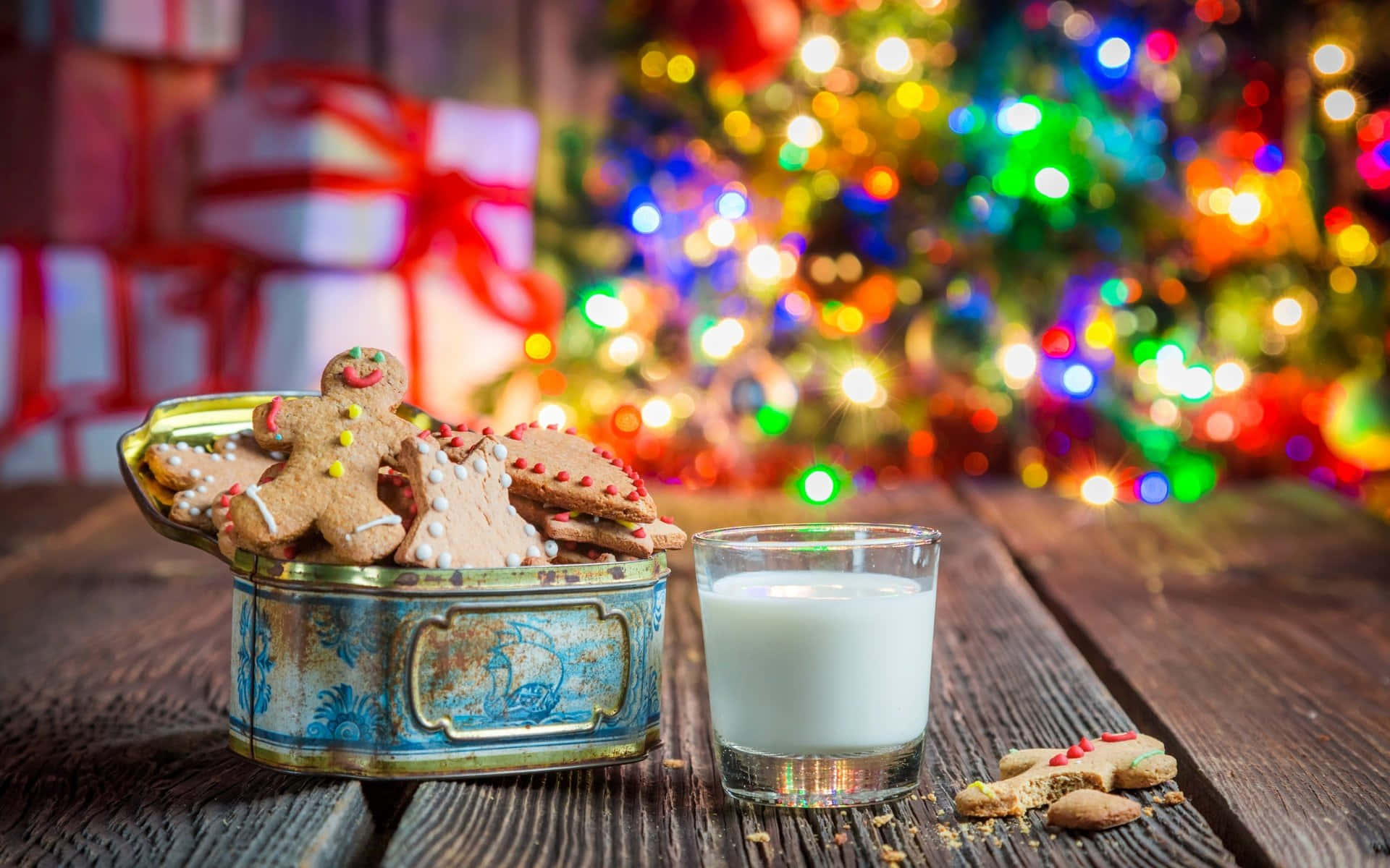 rustic wooden table, vintage tin, gingerbread cookies, Full HD Desktop Wallpaper