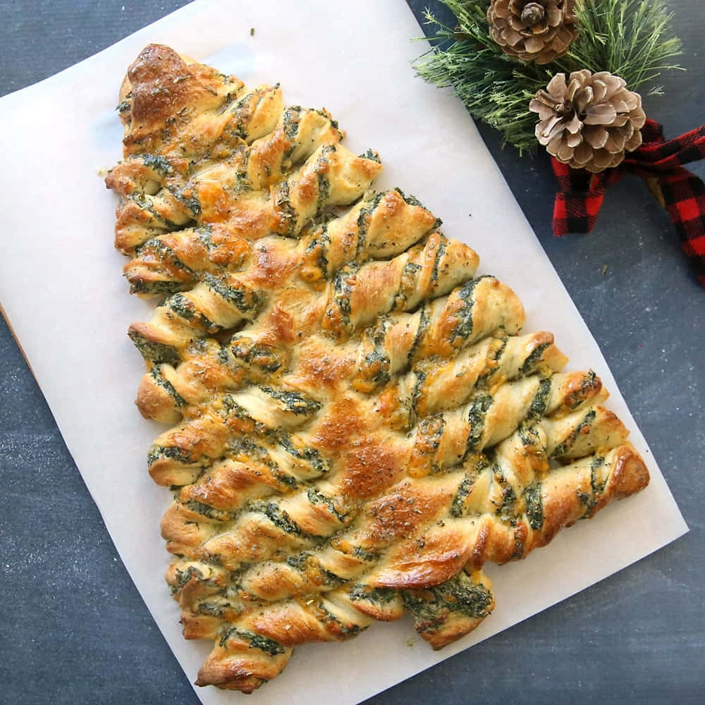 Golden braided spinach and cheese bread, Christmas tree, parchment paper, SD Desktop Wallpaper