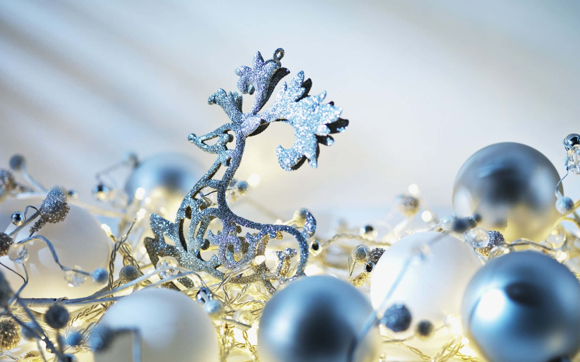 silver reindeer ornament, white and silver baubles, warm fairy lights, Full HD Desktop Wallpaper