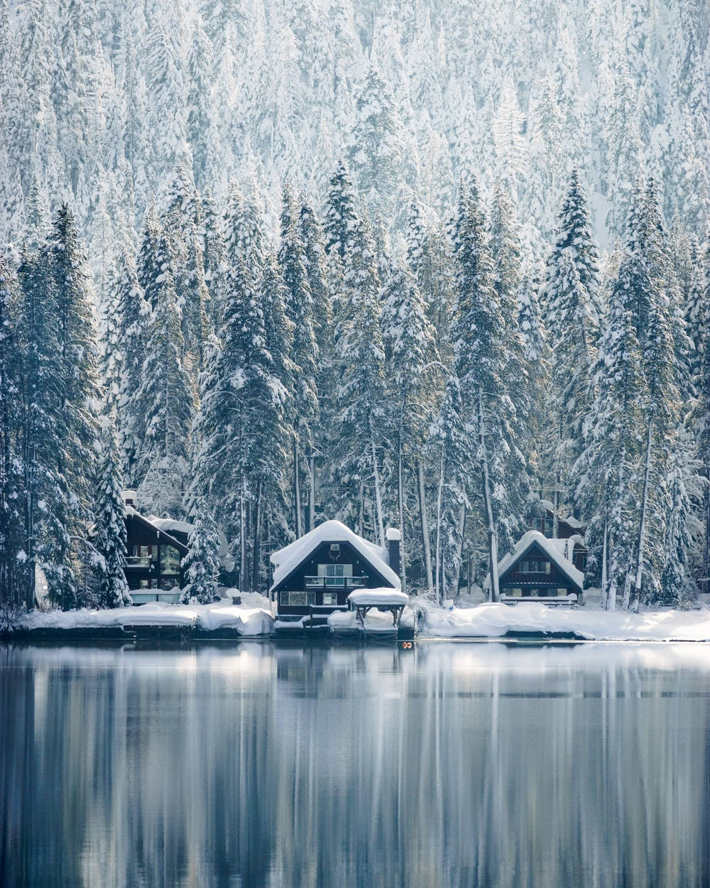 Winter House, frozen lake, calm waters, SD Phone Wallpaper