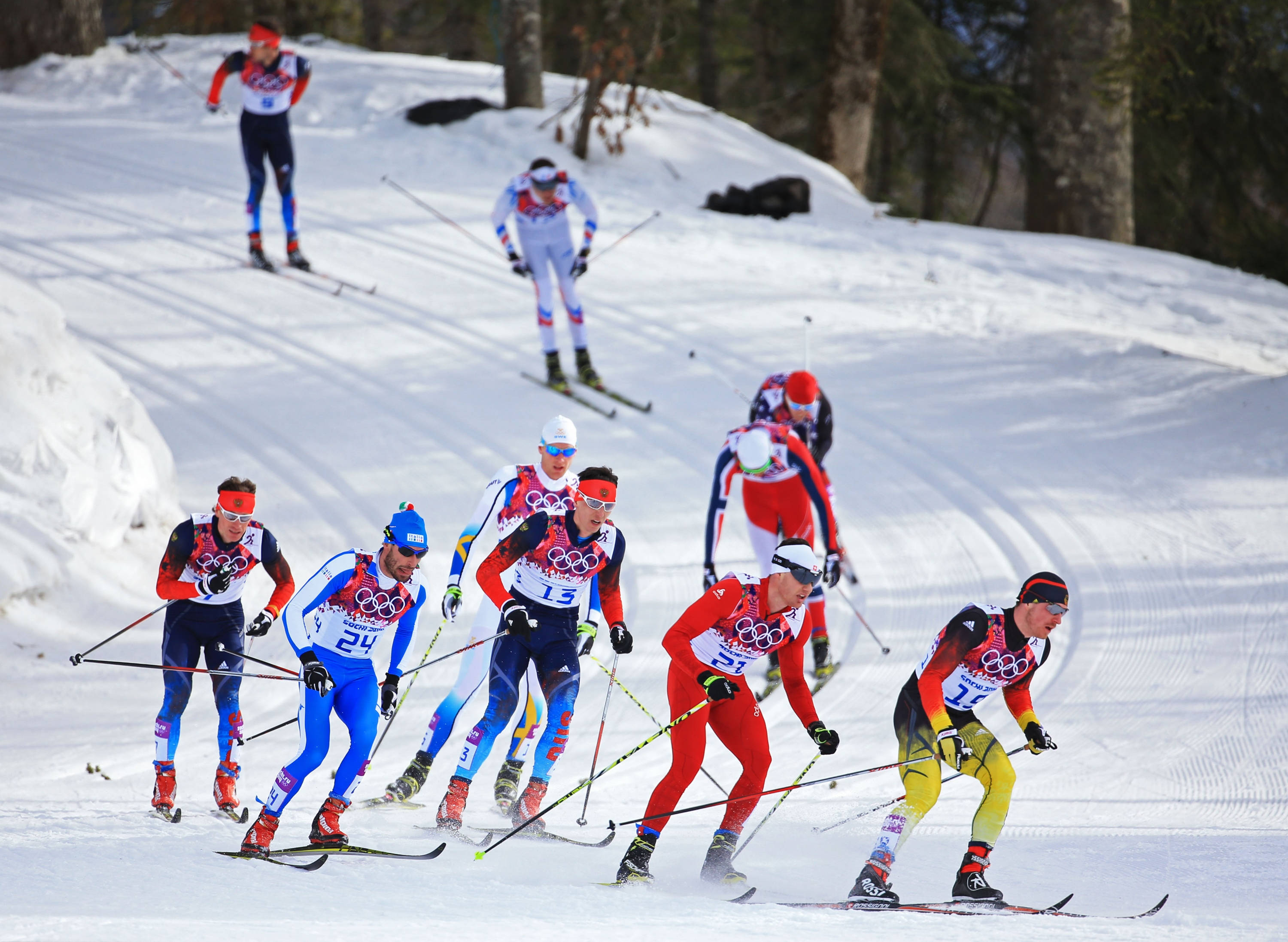Winter Olympics, cross-country skiers, colorful Olympic uniforms, 2K Desktop Wallpaper