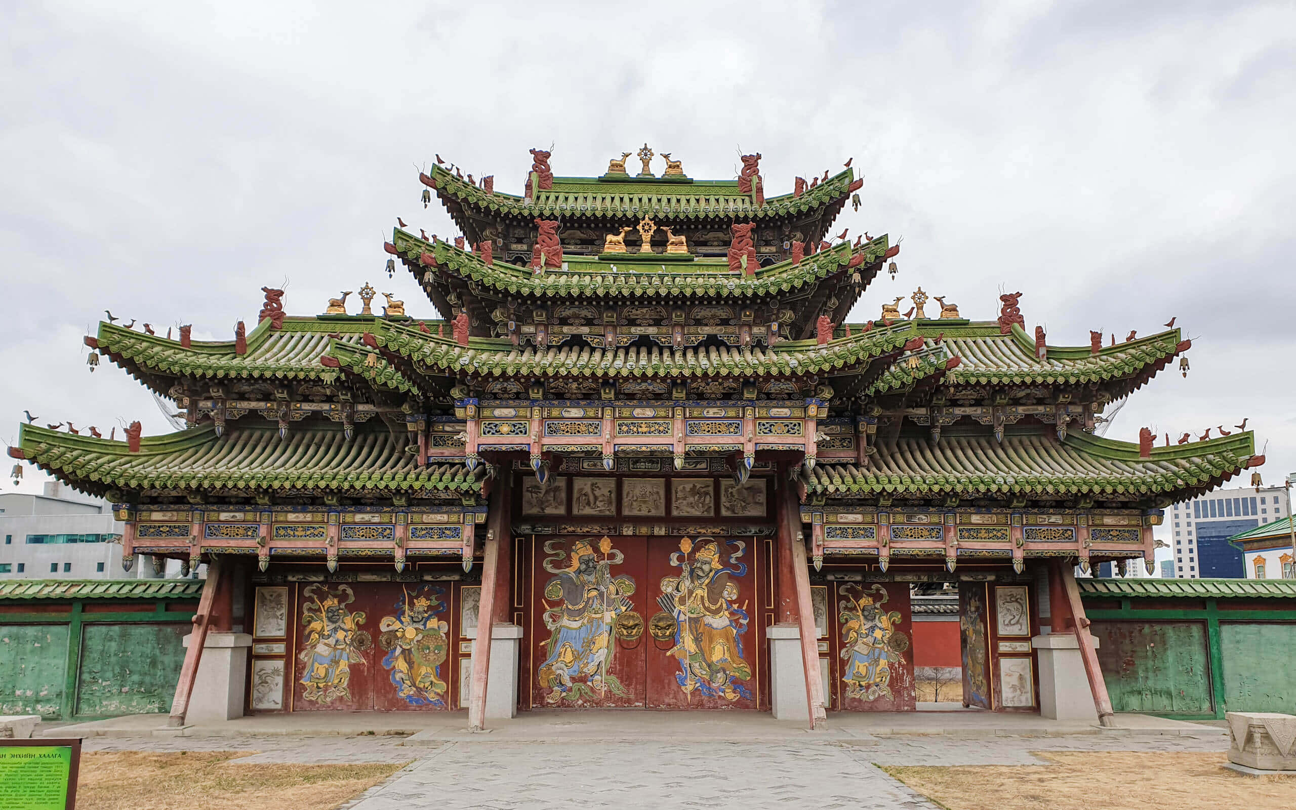 Winter Palace Of The Bogd Khan, green tiled roofs, colorful painted doors, 2K Desktop Wallpaper