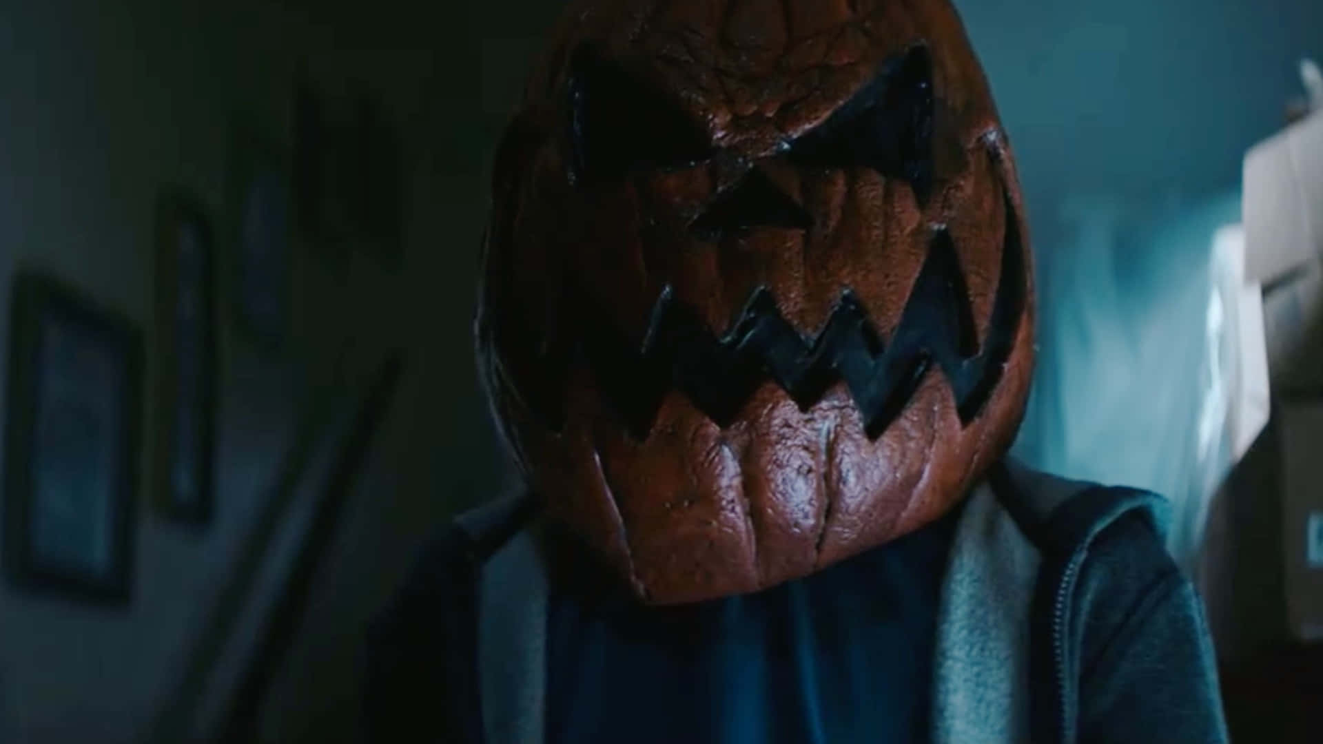 Witching Hour, carved pumpkin mask, dimly lit hallway, Full HD Desktop Wallpaper