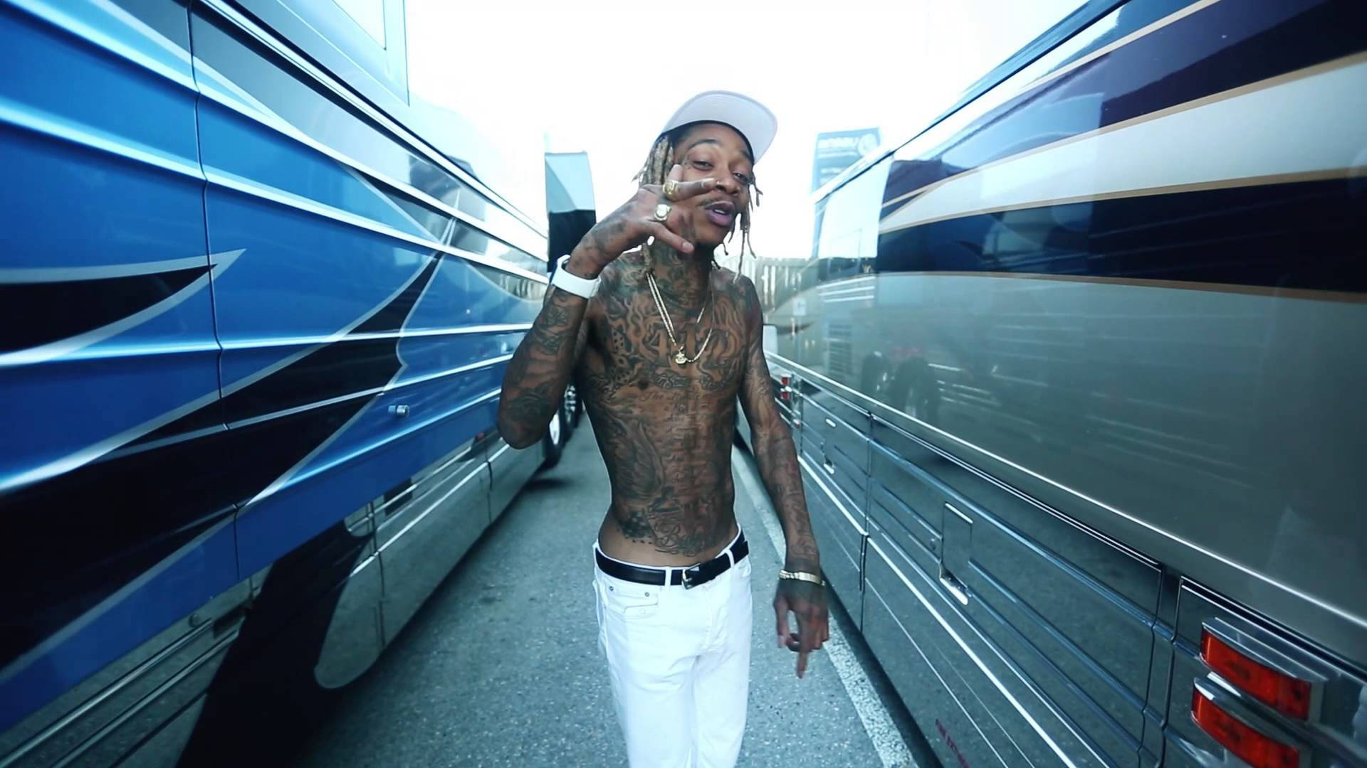 Wiz Khalifa, white cap, white pants, Full HD Desktop Wallpaper