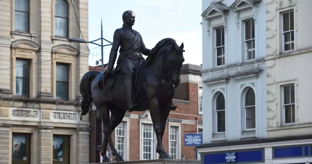 Wolverhampton, horse and rider statue, bronze equestrian statue, SD Desktop Wallpaper