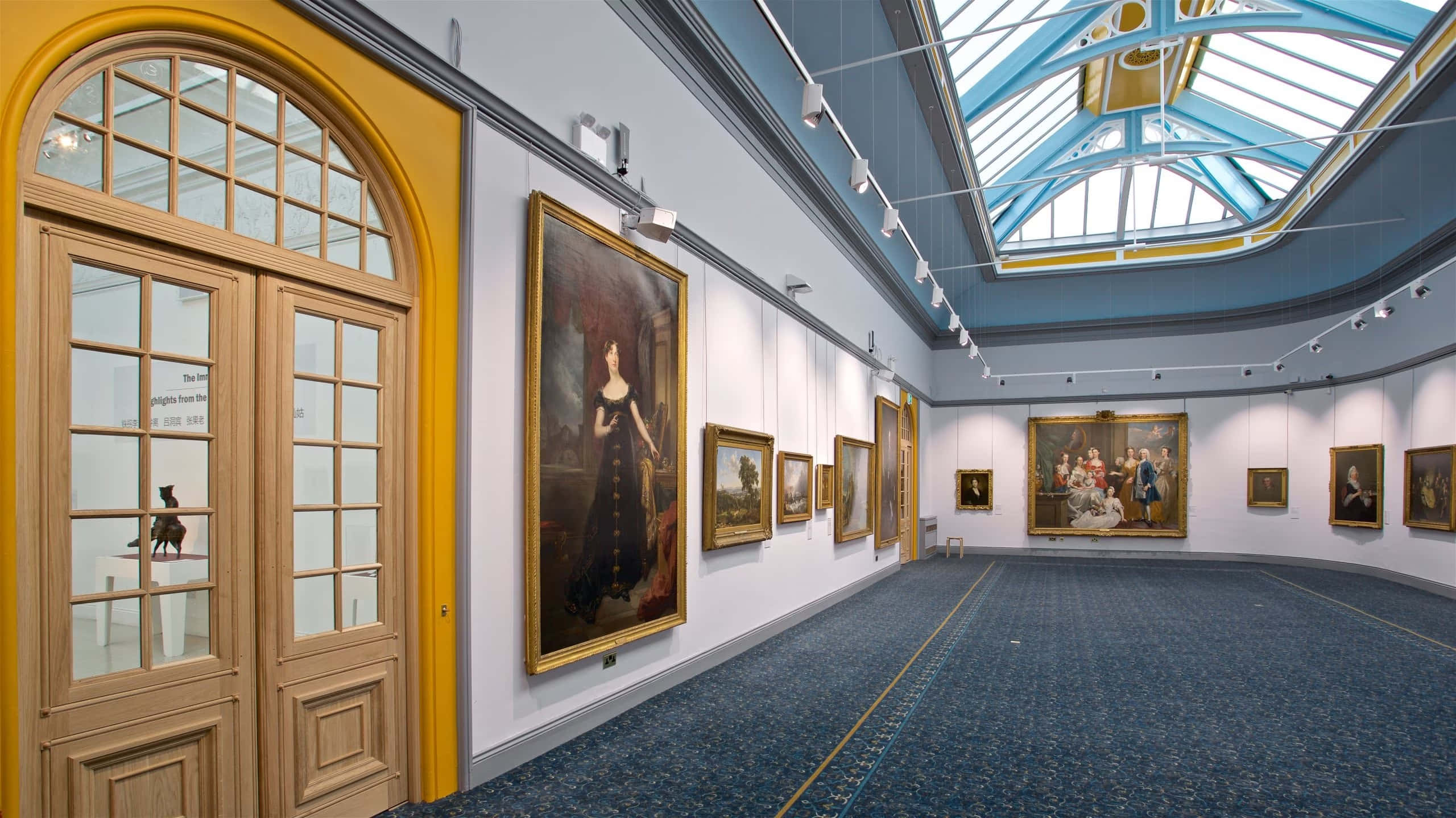 Wolverhampton, art gallery interior, high ceilings, 2K Desktop Wallpaper