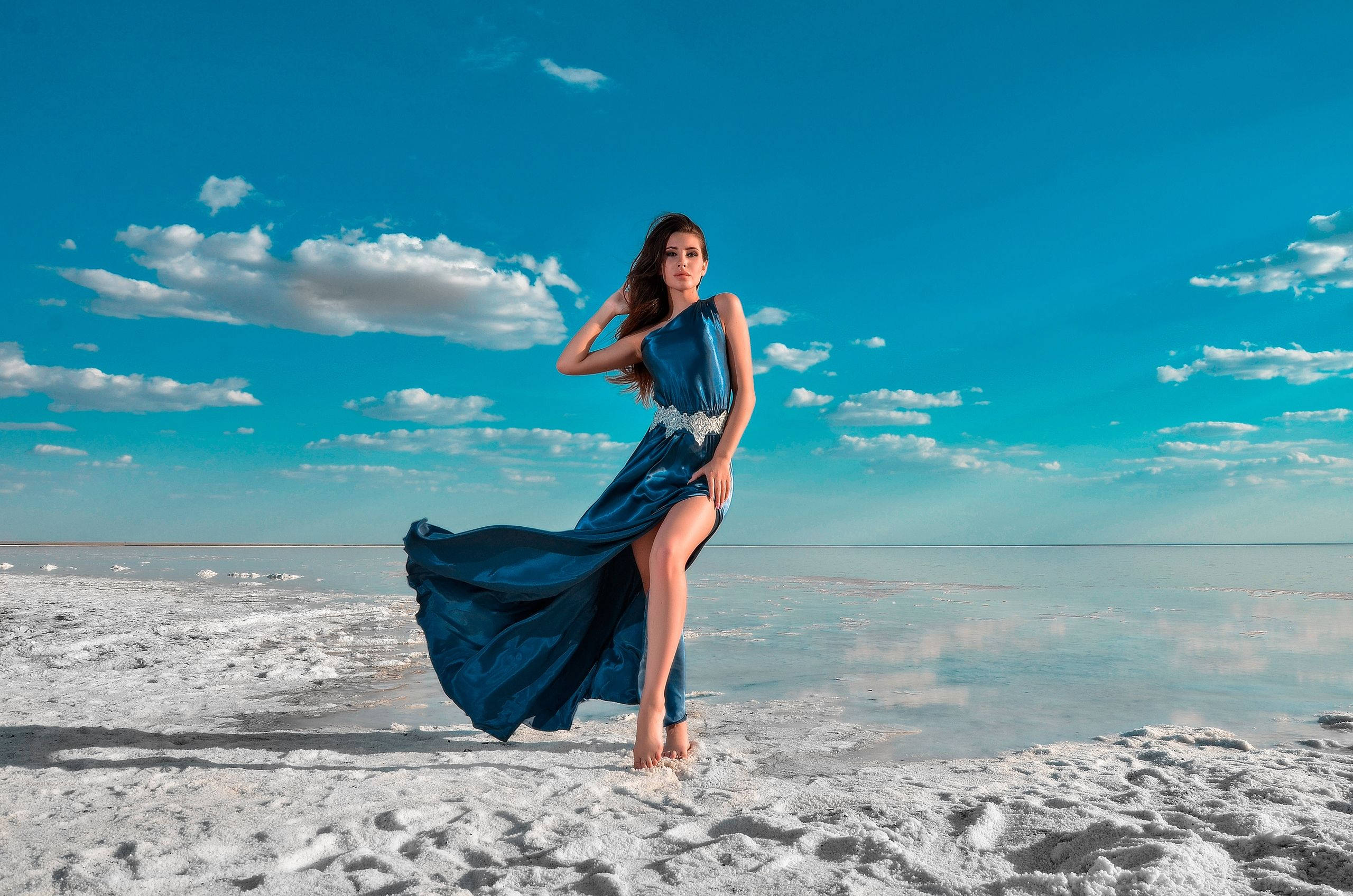 woman beach, blue dress, salt flat, 2K Desktop Wallpaper