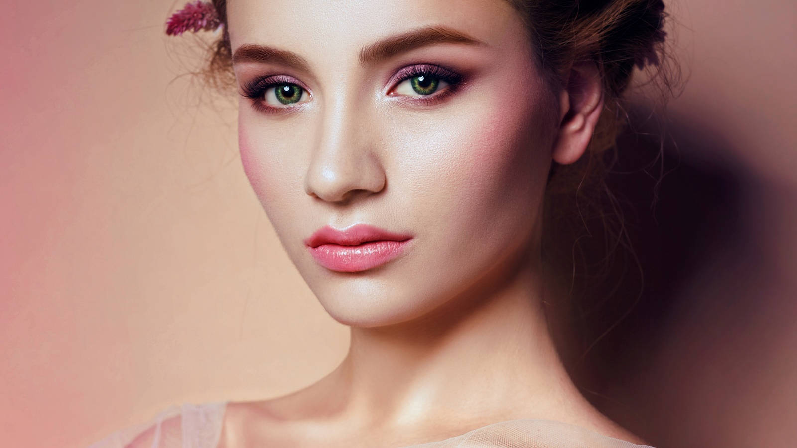 Woman Beautiful, rosy cheeks, green eyes, HD Desktop Wallpaper